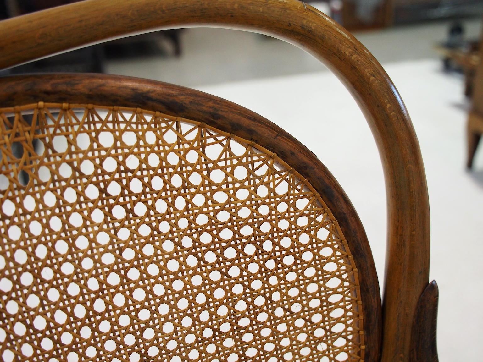 Vienna Secessionist Bentwood and Rattan Settee by Thonet Brothers For Sale 8