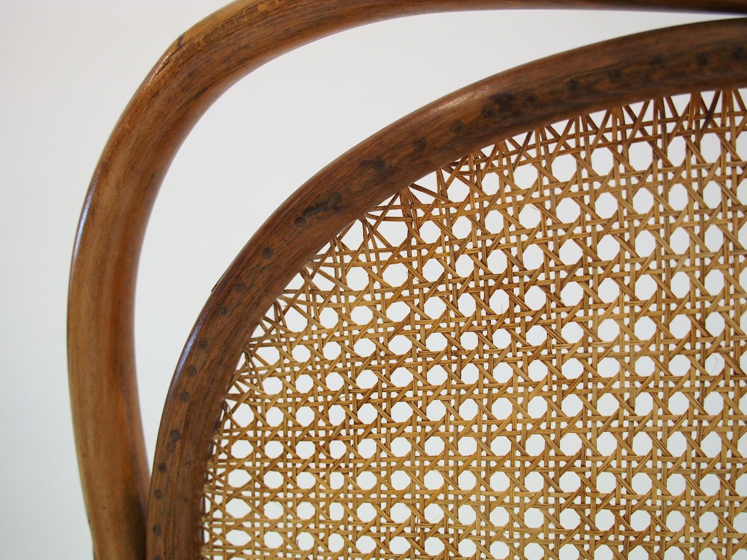 Vienna Secessionist Bentwood and Rattan Settee by Thonet Brothers For Sale 10