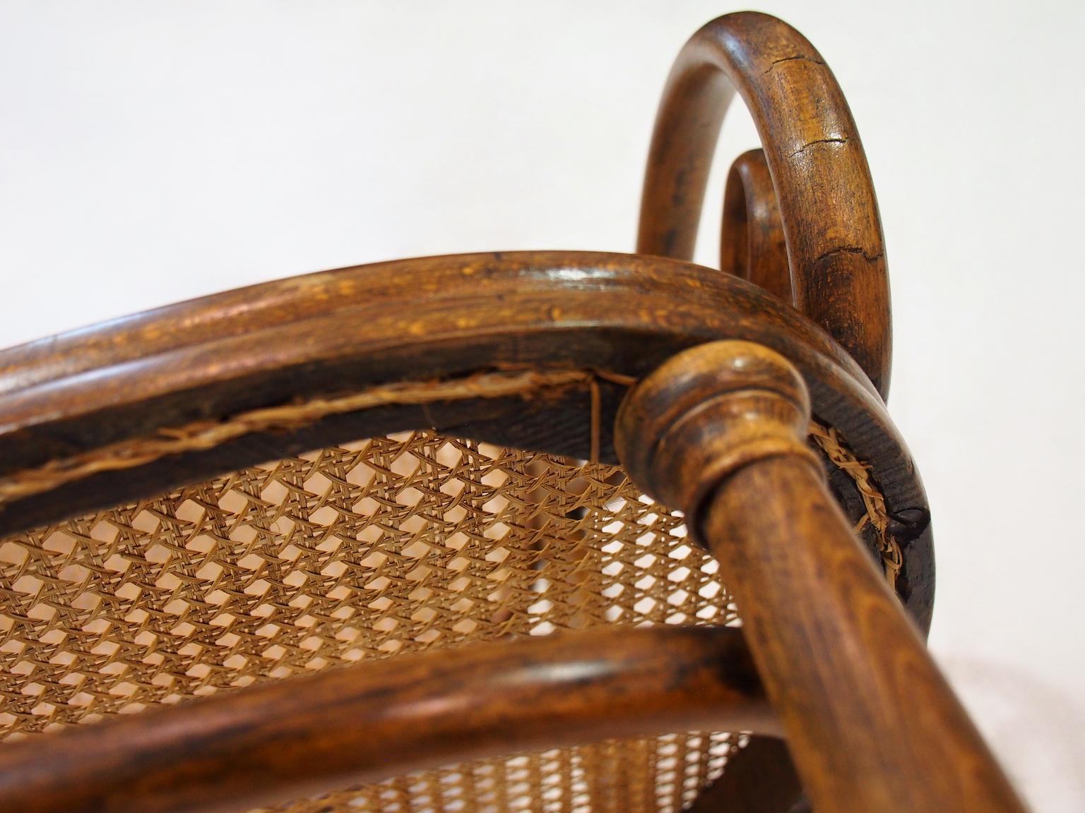 Vienna Secessionist Bentwood and Rattan Settee by Thonet Brothers For Sale 13