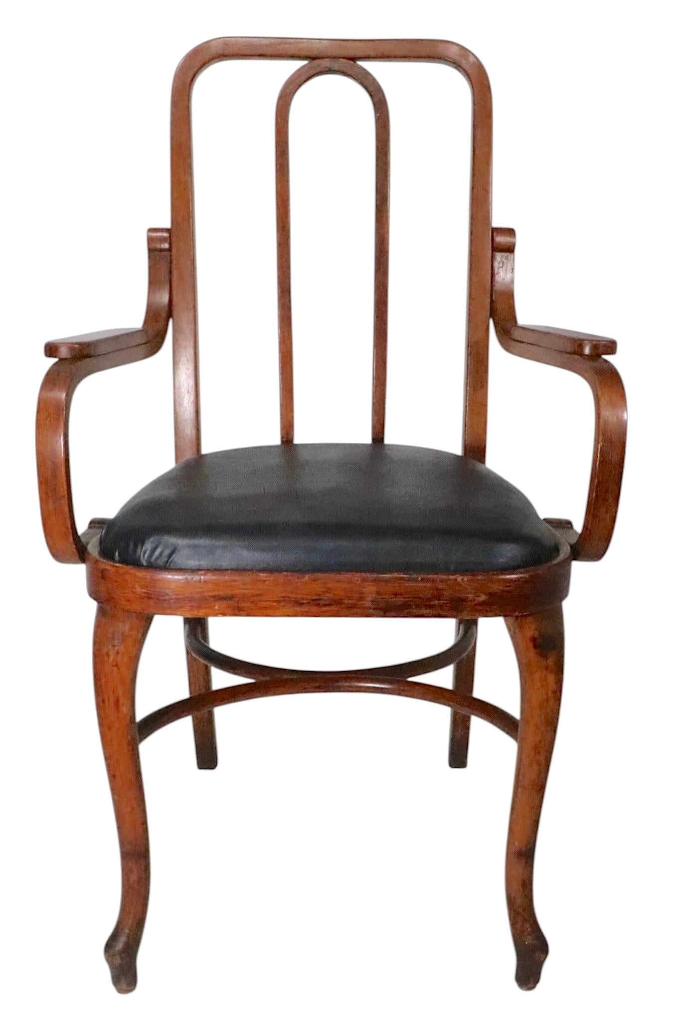 Vienna Secessionist Bentwood Arm Chair by Thonet att. to Josef Hoffman c. 1920's en venta 8