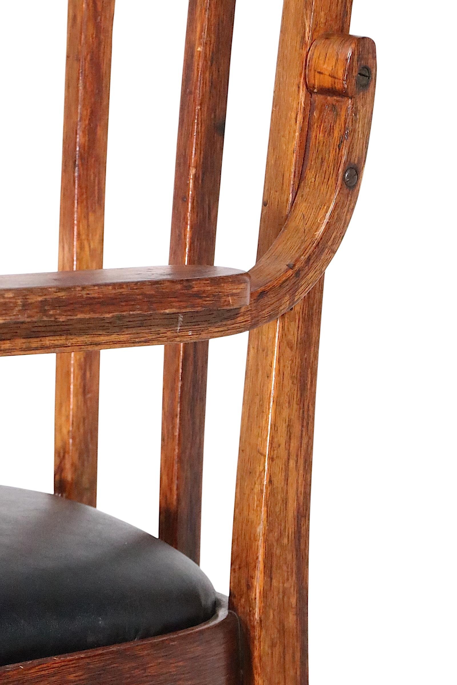 Vienna Secessionist Bentwood Arm Chair by Thonet att. to Josef Hoffman c. 1920's Secesión de Viena en venta