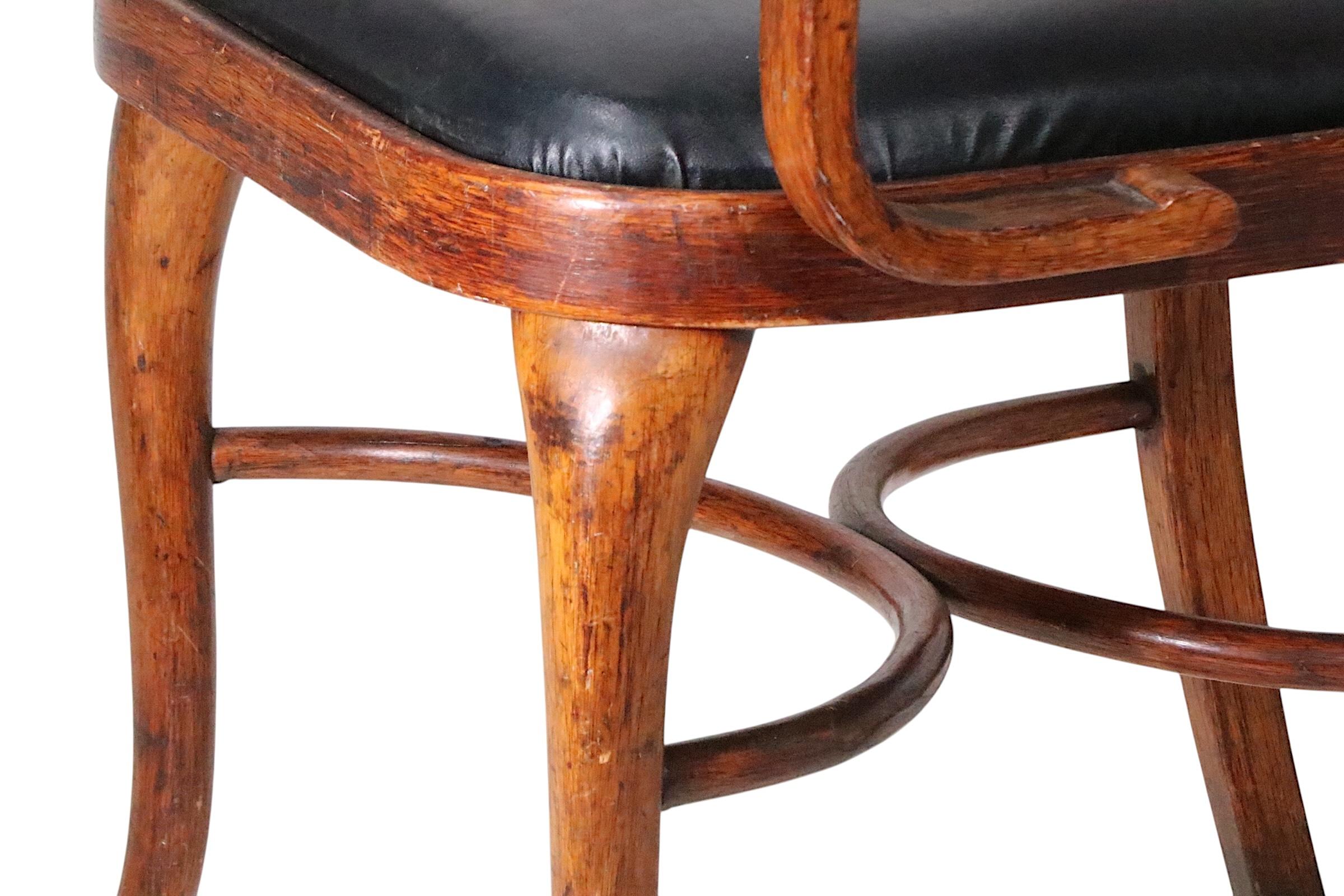 Vienna Secessionist Bentwood Arm Chair by Thonet att. to Josef Hoffman c. 1920's en Bueno estado para la venta en New York, NY