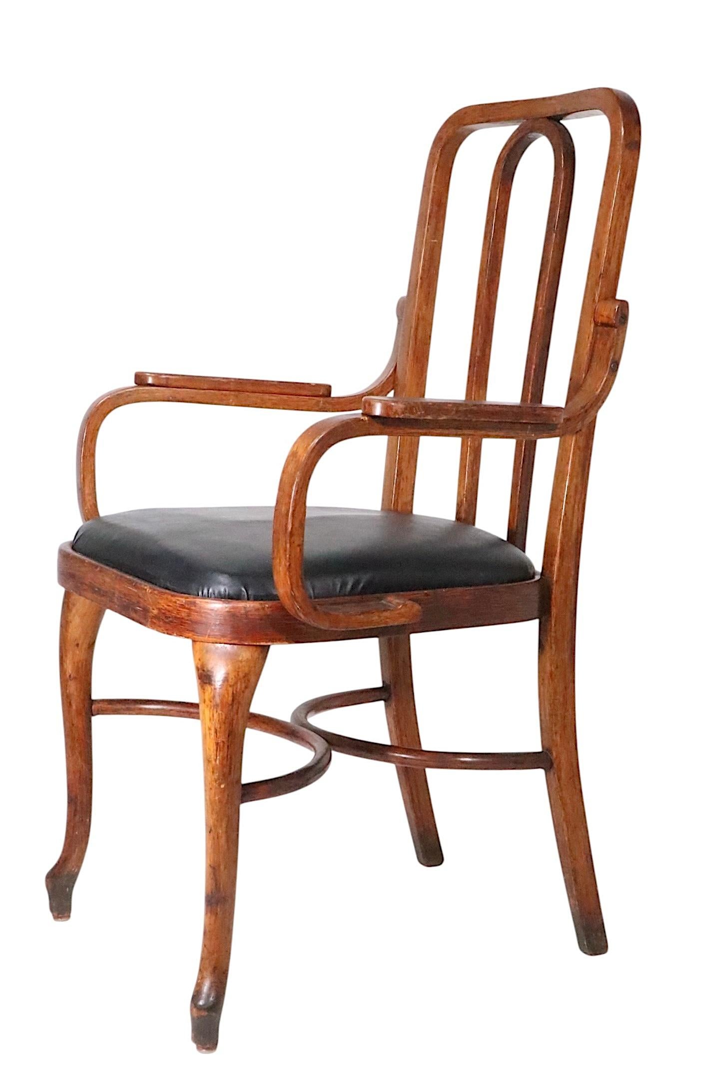Vienna Secessionist Bentwood Arm Chair by Thonet att. to Josef Hoffman c. 1920's siglo XX en venta