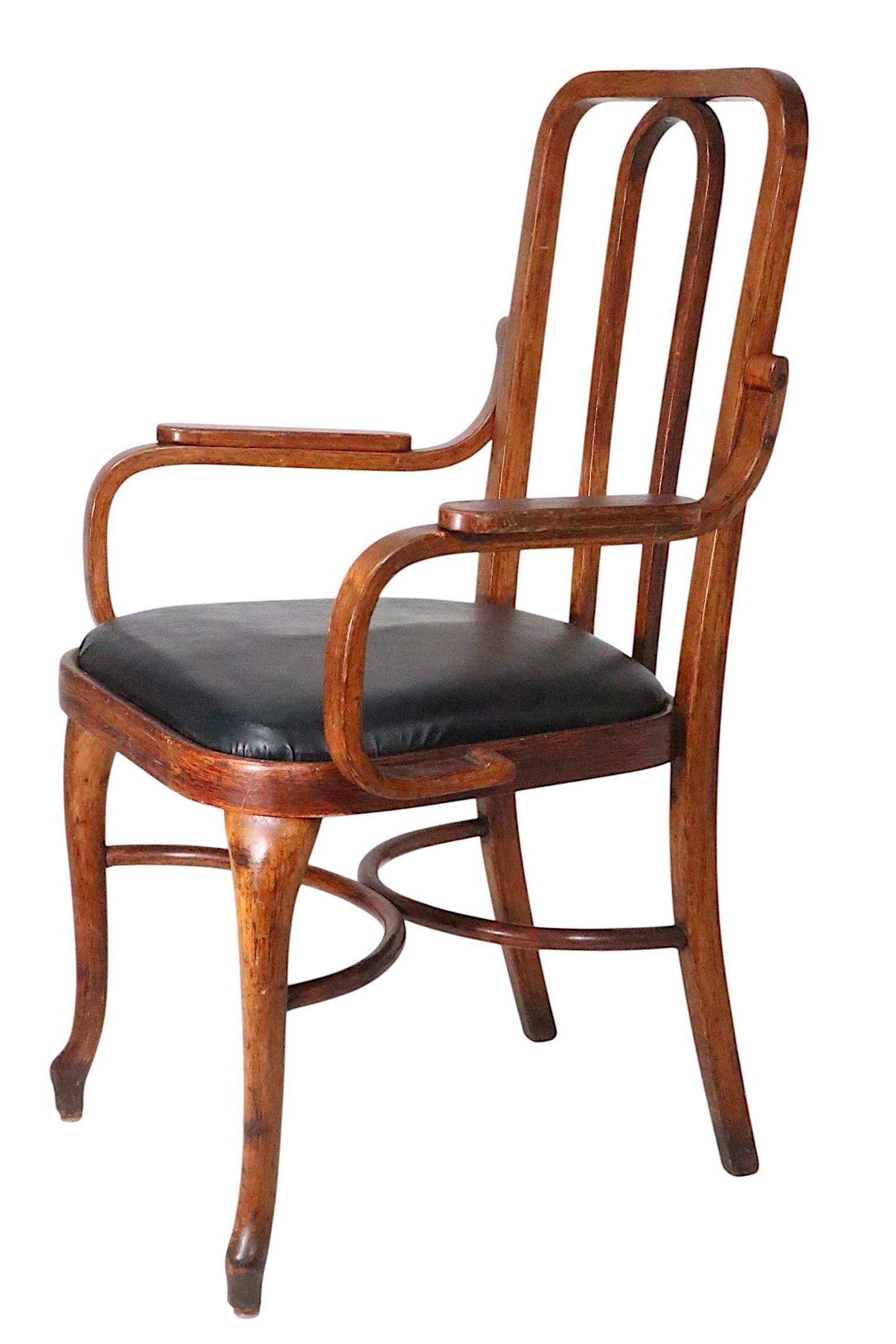 Vienna Secessionist Bentwood Arm Chair by Thonet att. to Josef Hoffman c. 1920's Haya en venta