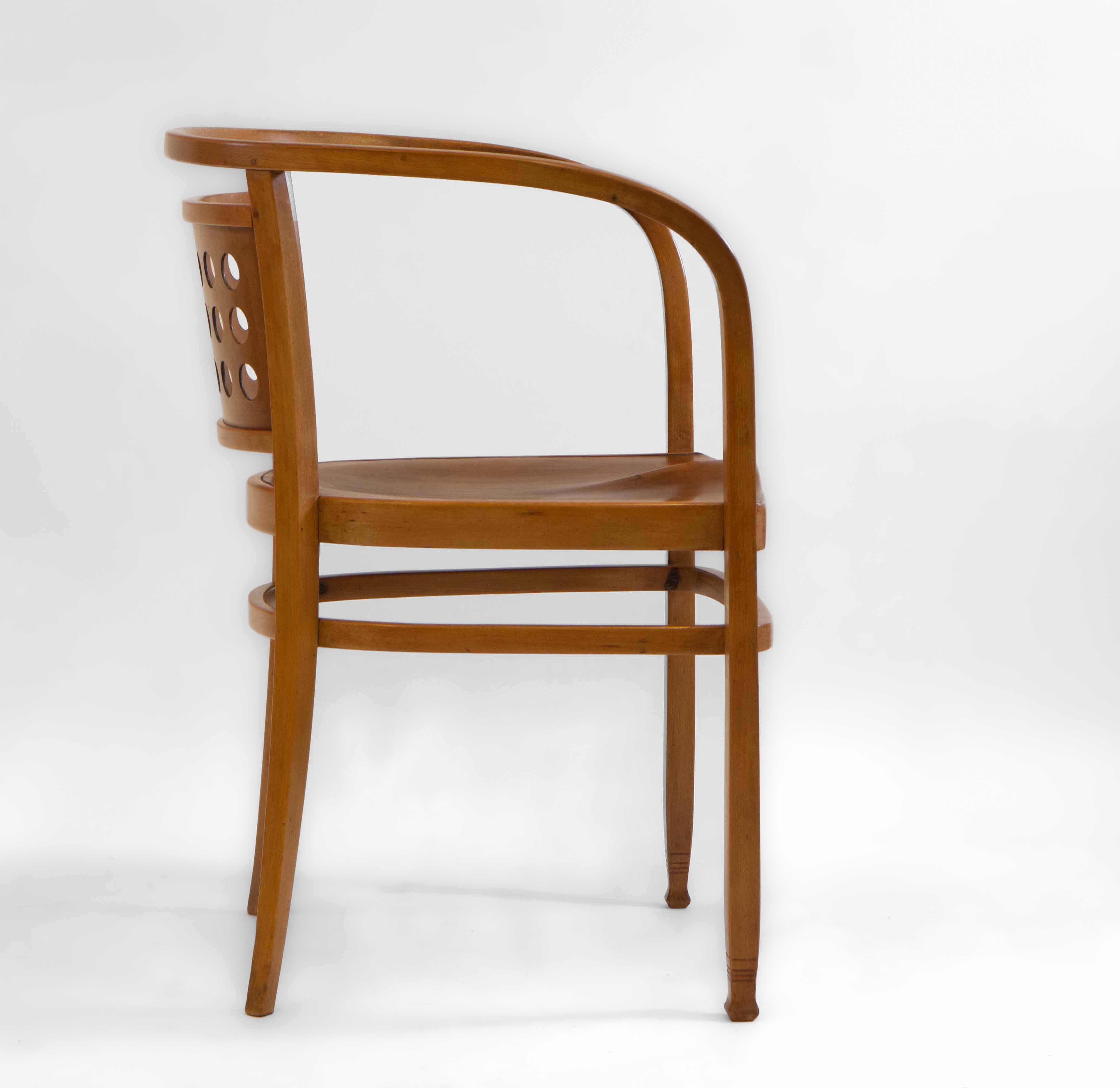  An antique Vienna Secessionist bentwood armchair designed by Otto Wagner (1841-1918) Model 721 - Circa 1905.

Manufactured by Jacob & Josef Kohn. Stamped J & J Kohn - Teschen - Austria, along with J. & J. Kohn paper label.

A stylishly simple