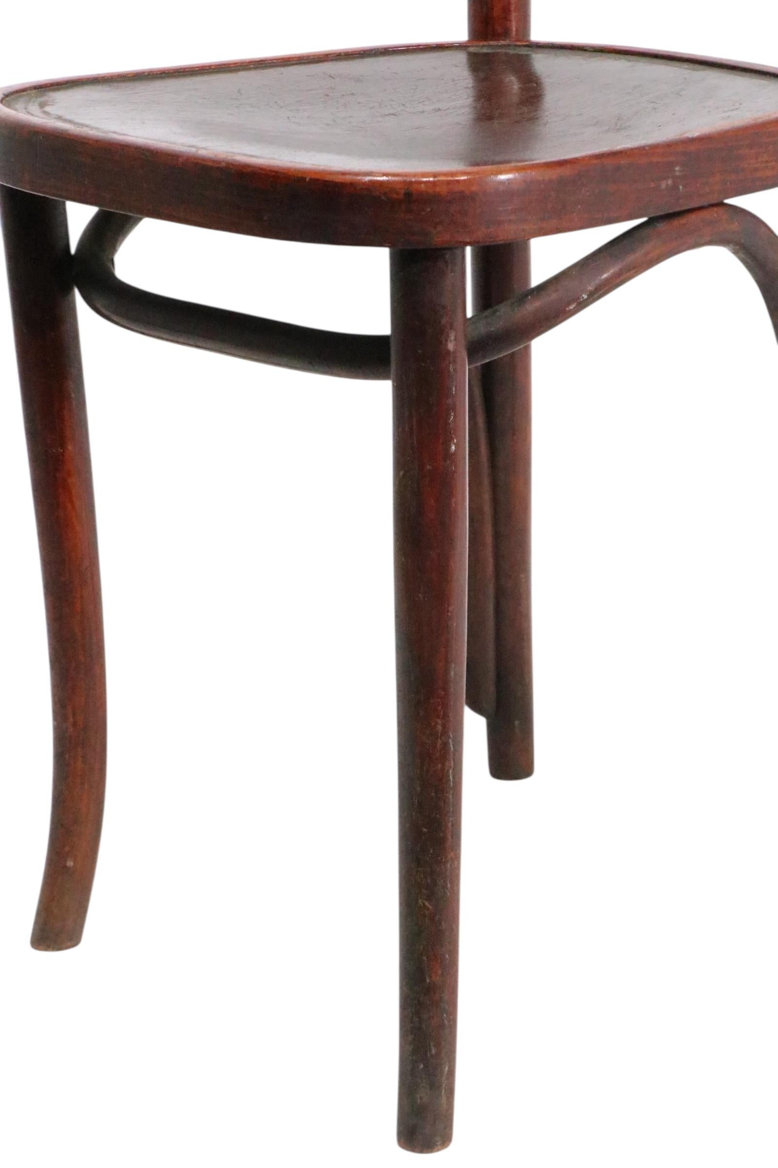 Sedia da pranzo bistrot da caffè in legno di Vienna secessionista, attribuita a Thonet, anni 1910/20 ca. in vendita 2