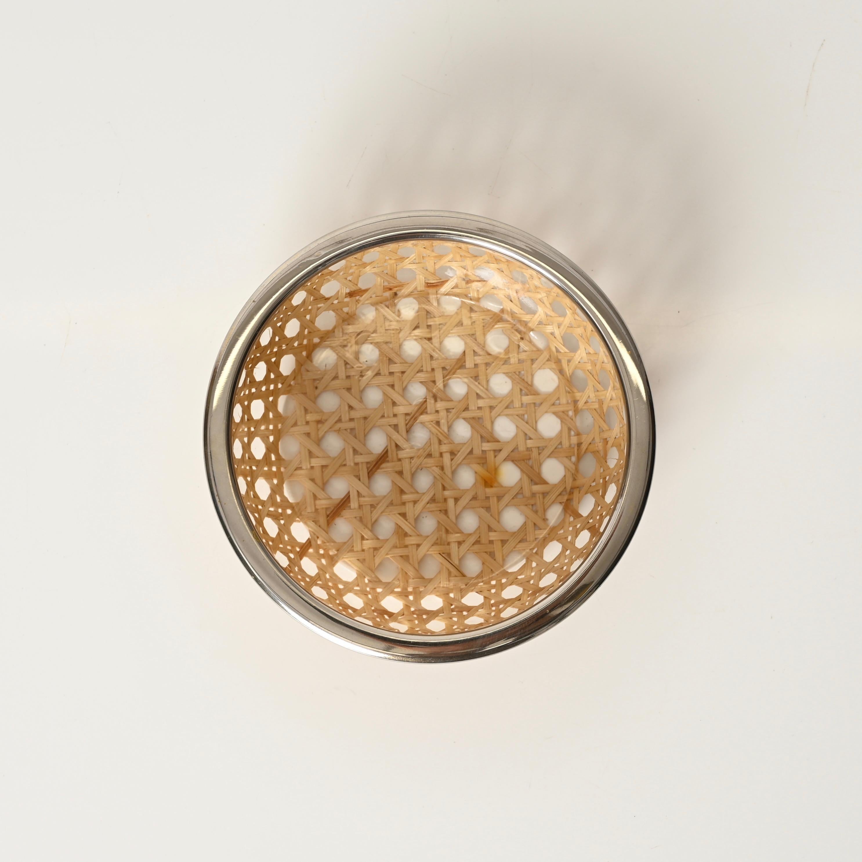 Fait main Vienna Straw, Lucite and Chrome Catchall Tray Vide-Poche, Dior Style, Italy 1970 en vente