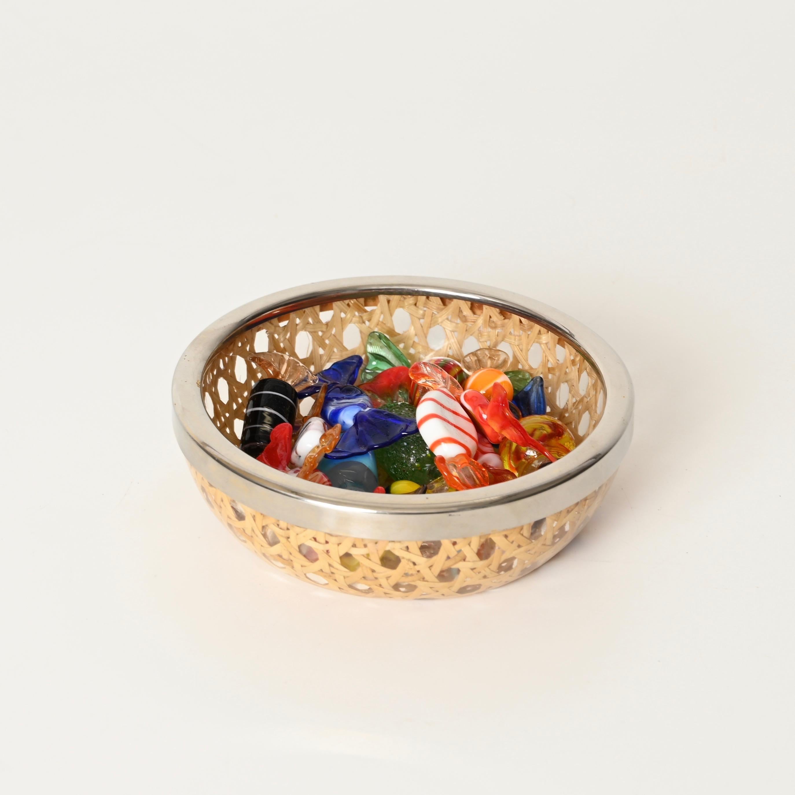 Vienna Straw, Lucite and Chrome Catchall Tray Vide-Poche, Dior Style, Italy 1970 Bon état - En vente à Roma, IT