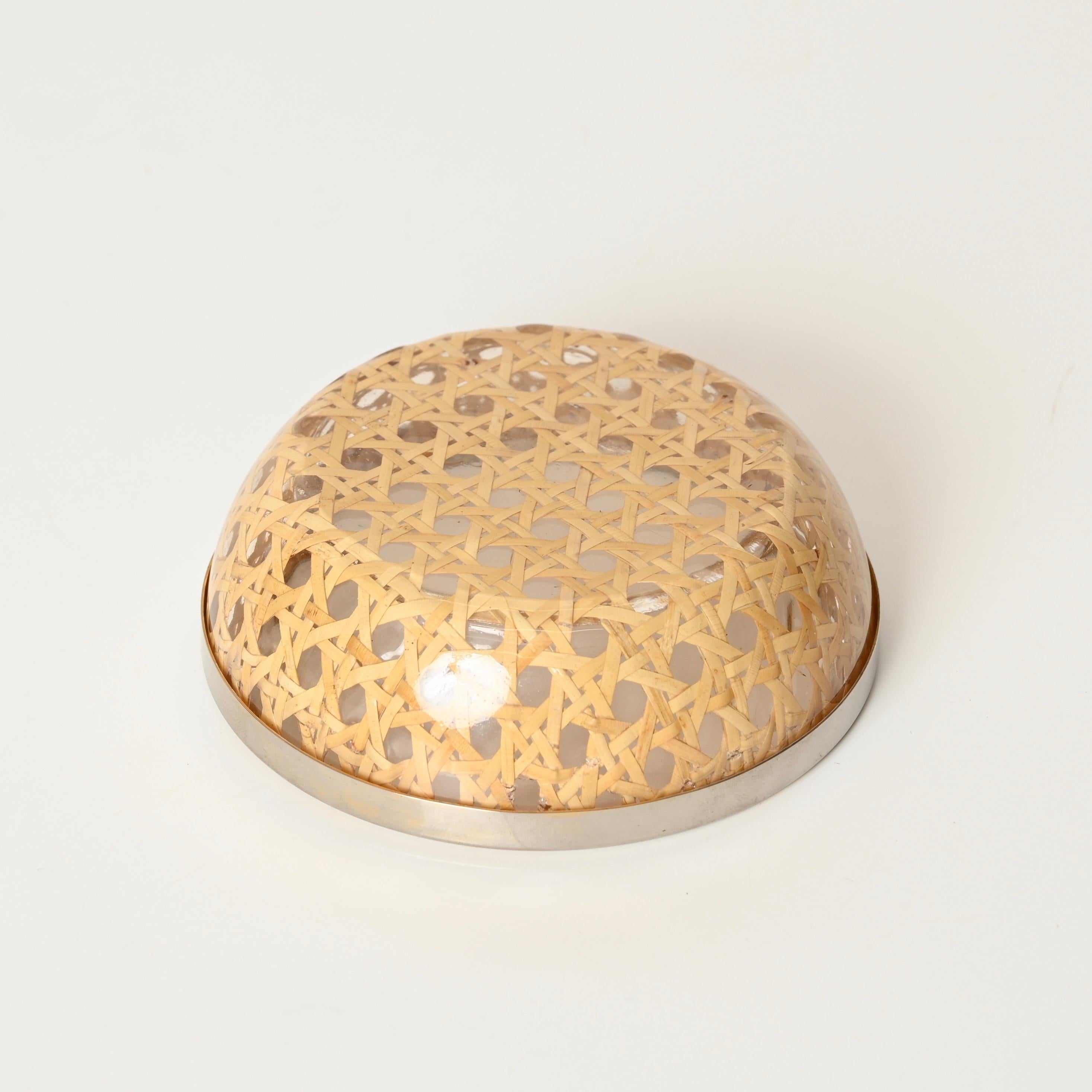Fin du 20e siècle Vienna Straw, Lucite and Chrome Catchall Tray Vide-Poche, Dior Style, Italy 1970 en vente