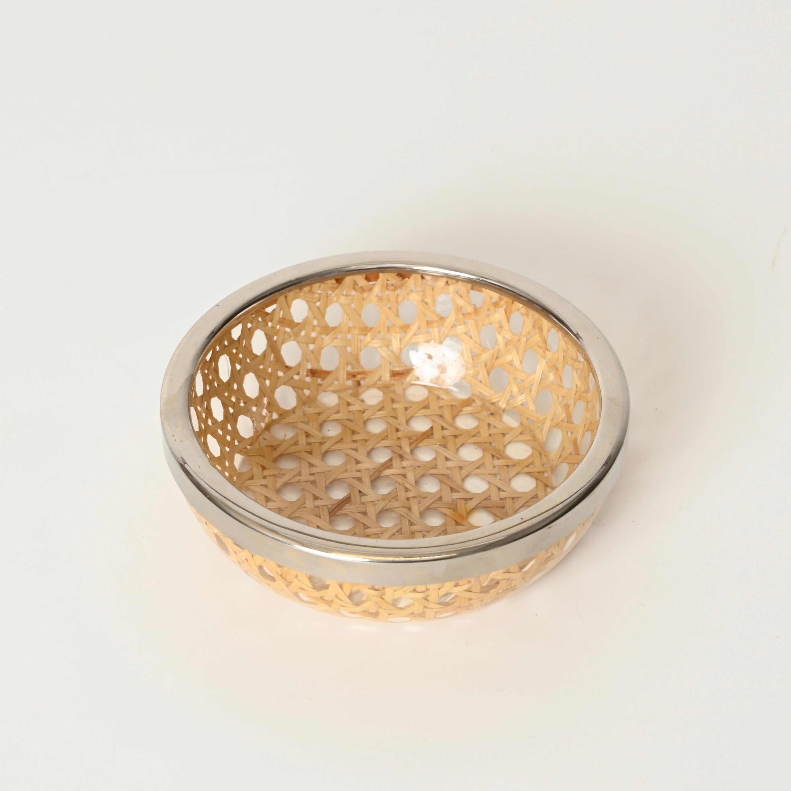 Vienna Straw, Lucite and Chrome Catchall Tray Vide-Poche, Dior Style, Italy 1970 en vente 1