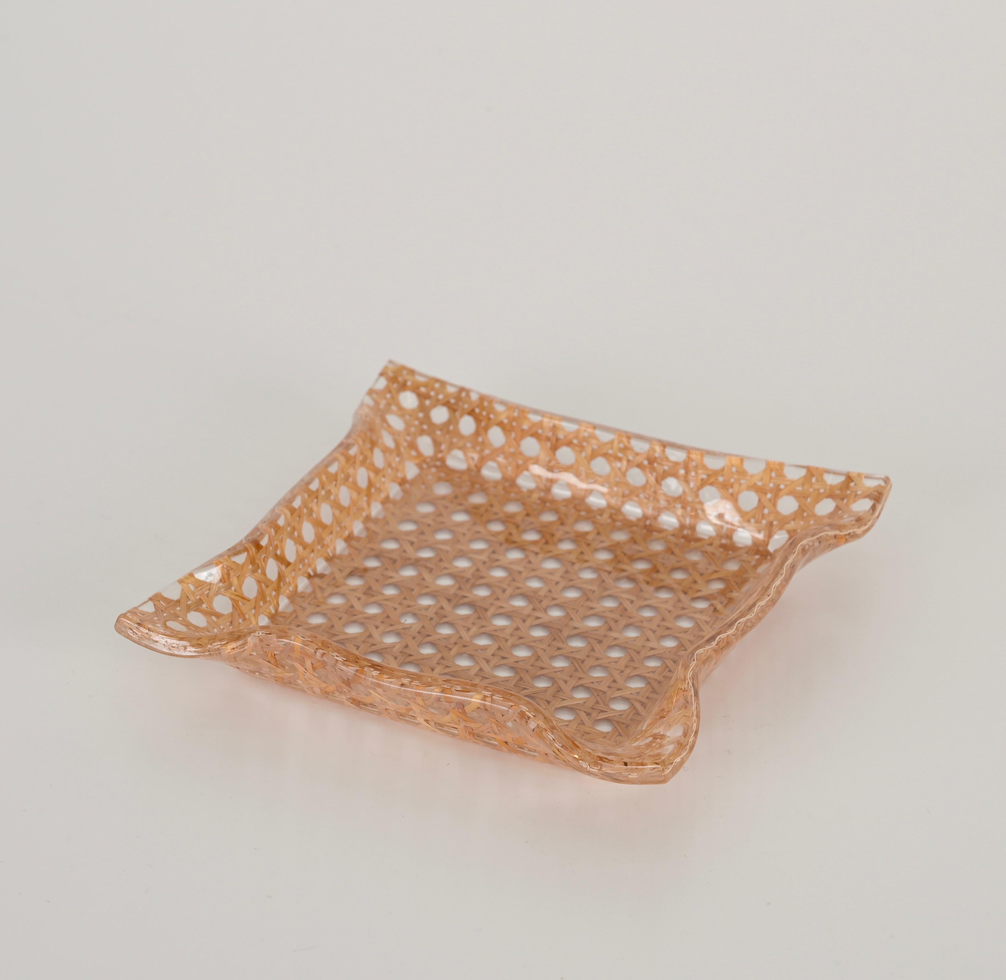 Vienna Straw Wicker and Lucite Vide-Poche Bowl, Dior Style, Italy 1970s  For Sale 1
