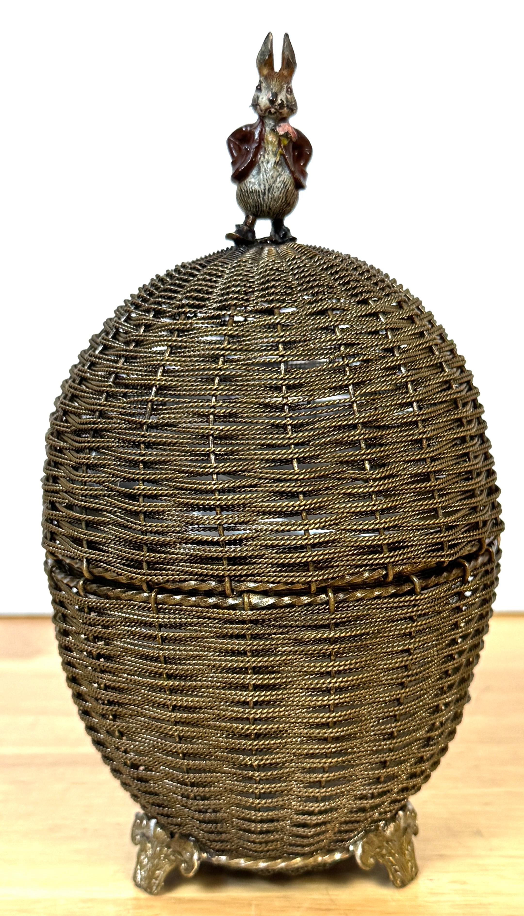 Vienna Woven Bronze Basket Box with Cold-Painted Rabbit, Attributed to Franz Bergman School, Austria, Circa 1890

Presenting an exceptional Vienna woven bronze basket box with a cold-painted rabbit figure, although this work is unmarked, it's