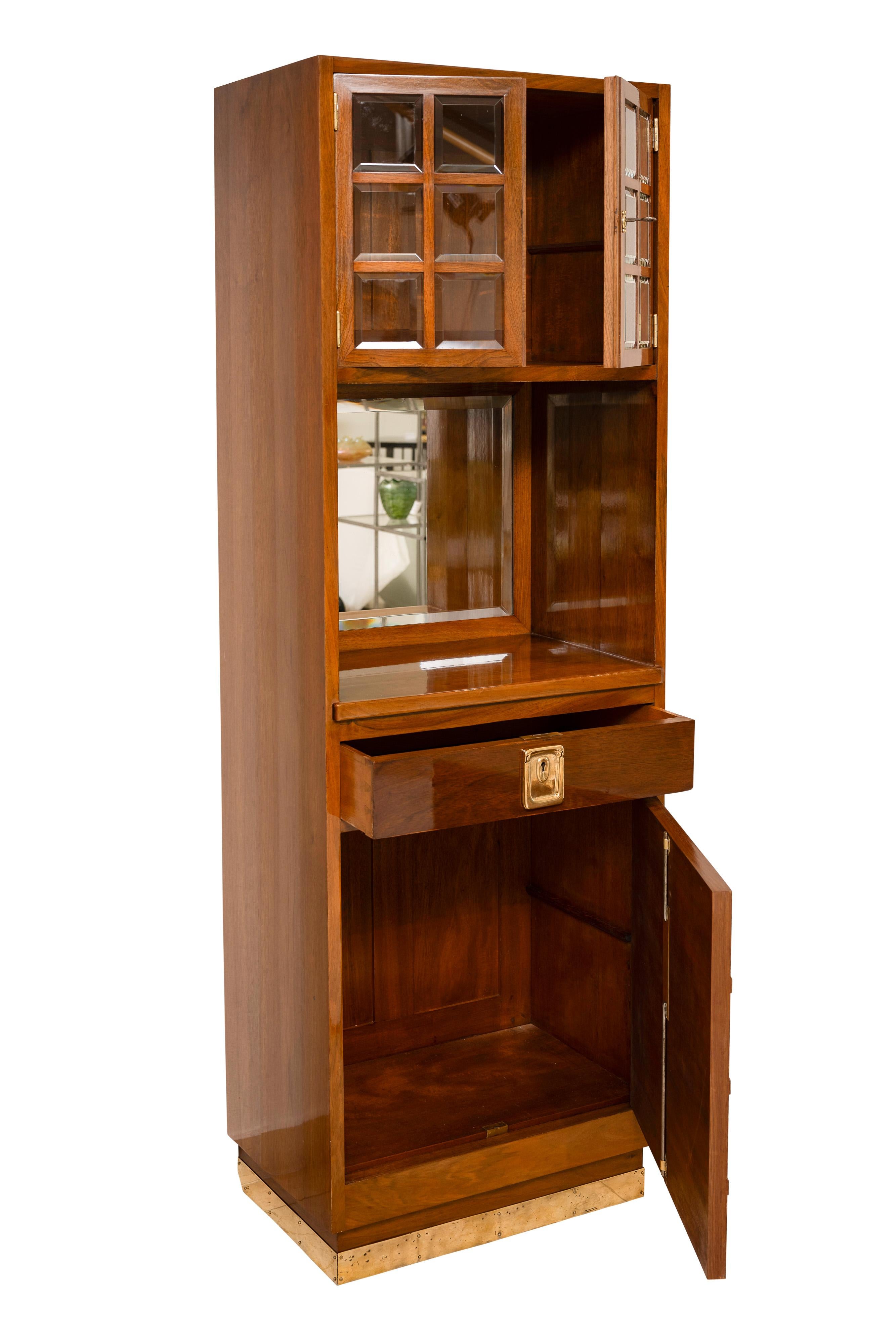 Wiener Jugendstilschrank aus der Schule von Josef Hoffmann ca. 1900 (Art nouveau) im Angebot