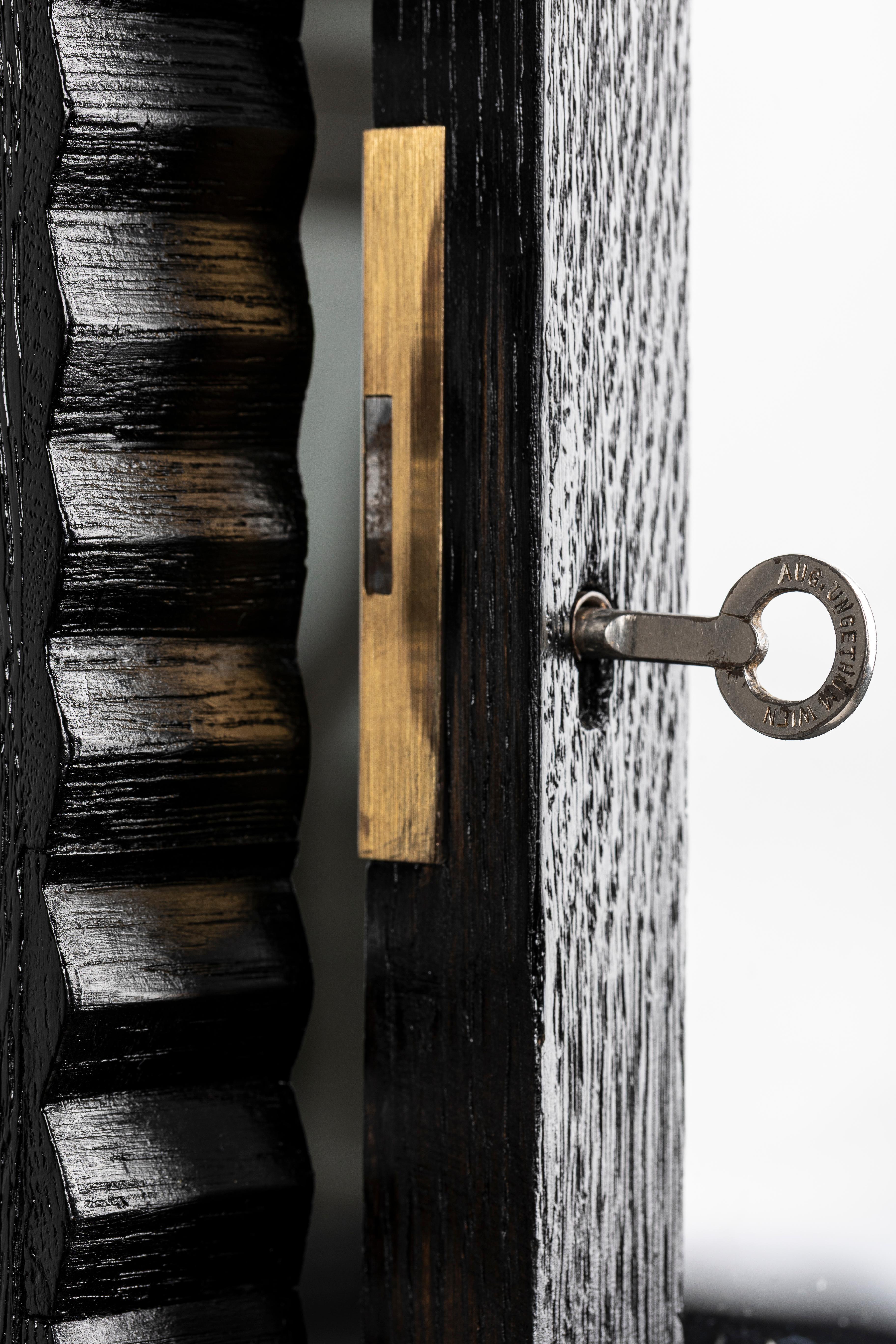 Mesa vitrina Art Nouveau vienesa Hans Bolek August Ungethüm 1913 en venta 2