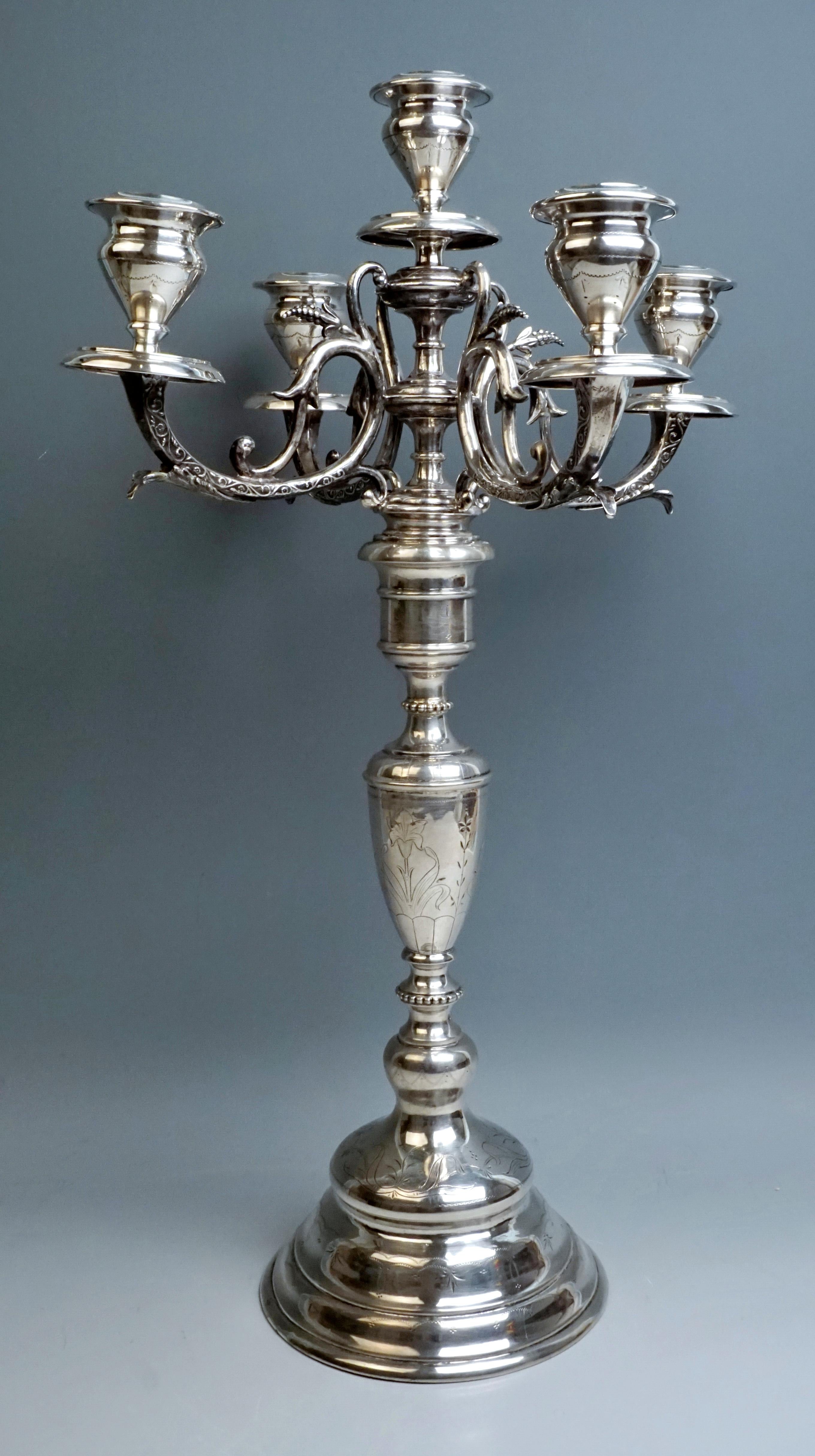 Fatto a mano Candelabro a 5 luci in argento Art Nouveau viennese di Josef Kurzweil, circa 1900 in vendita