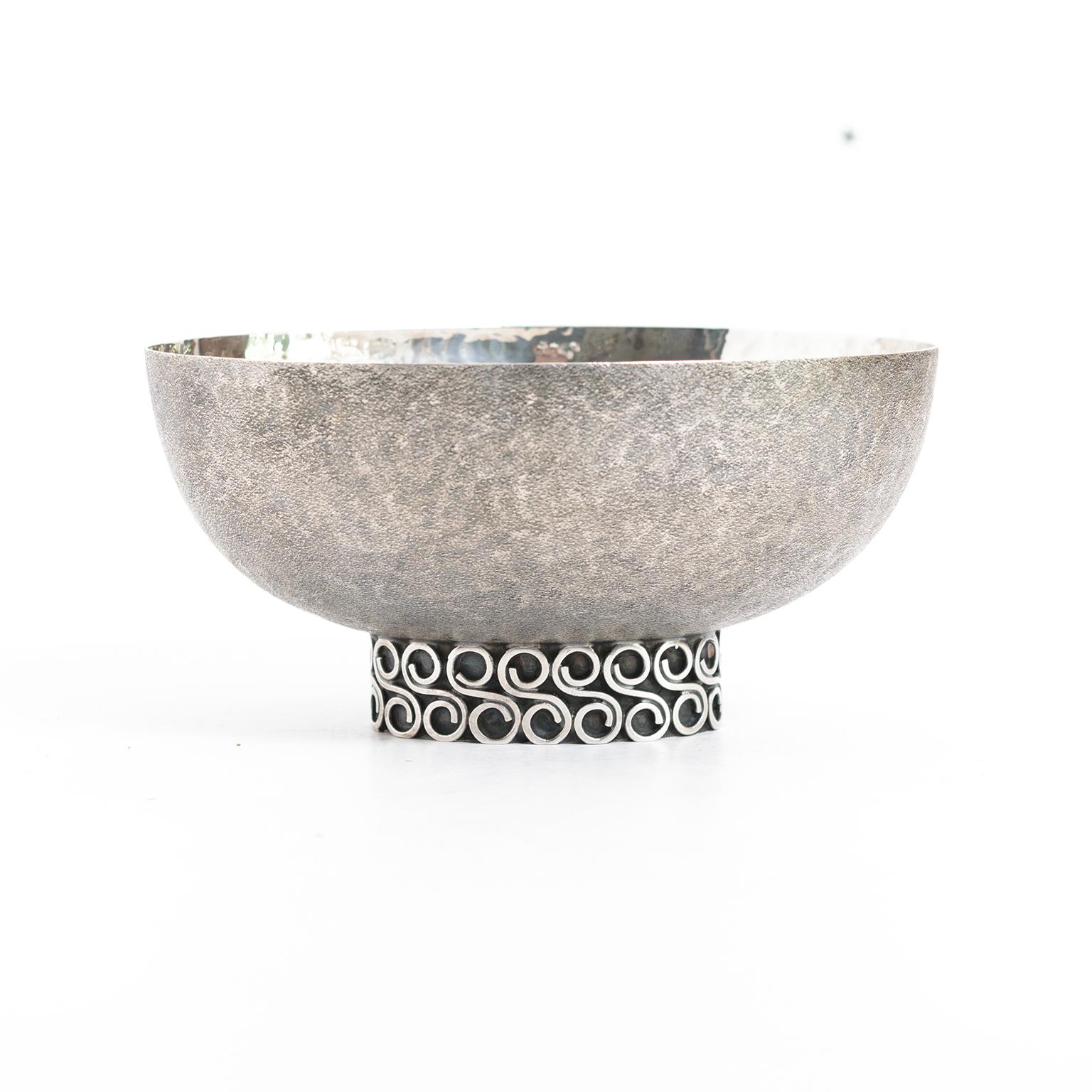 Hammered Viennese, Austrian Sterling Silver Crafted Footed Bowl from Mid 20th Century For Sale