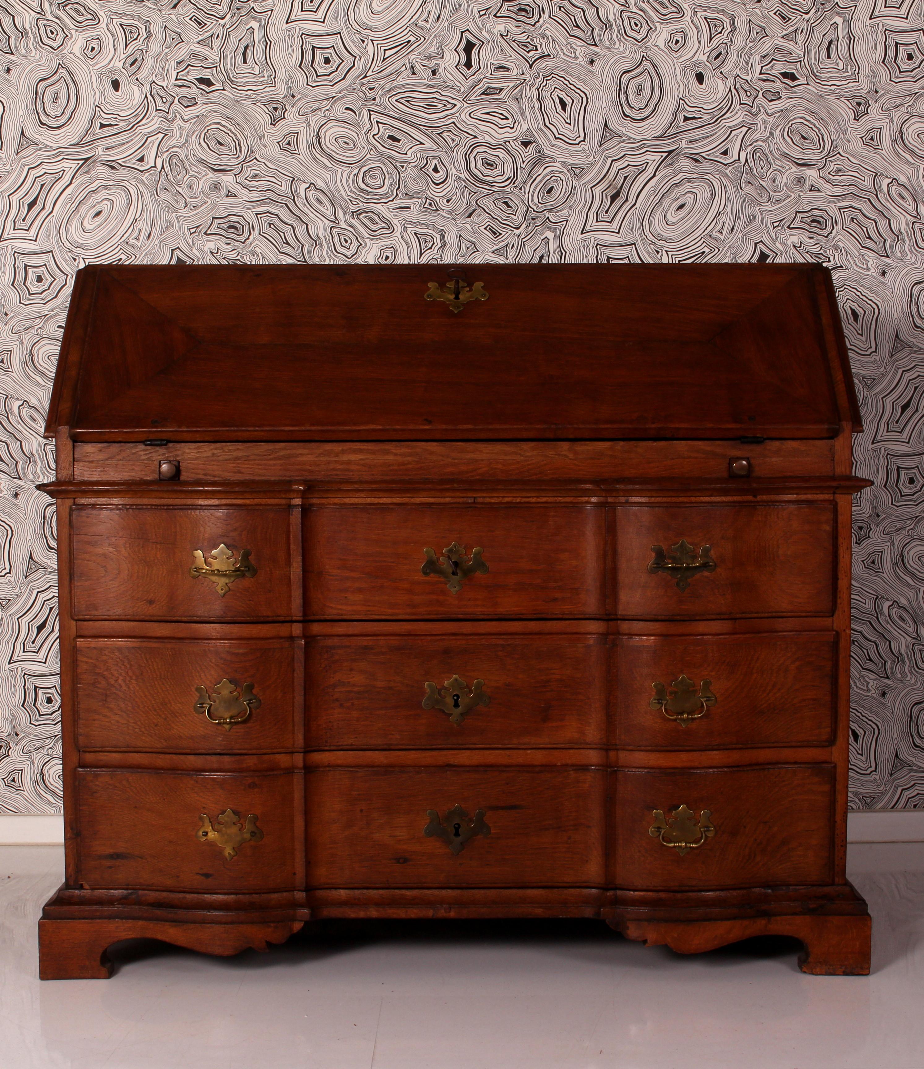 Viennese Baroque Secretary Slant Door Bureau ar 1860 Straight & Heavy Solid Oak For Sale 5