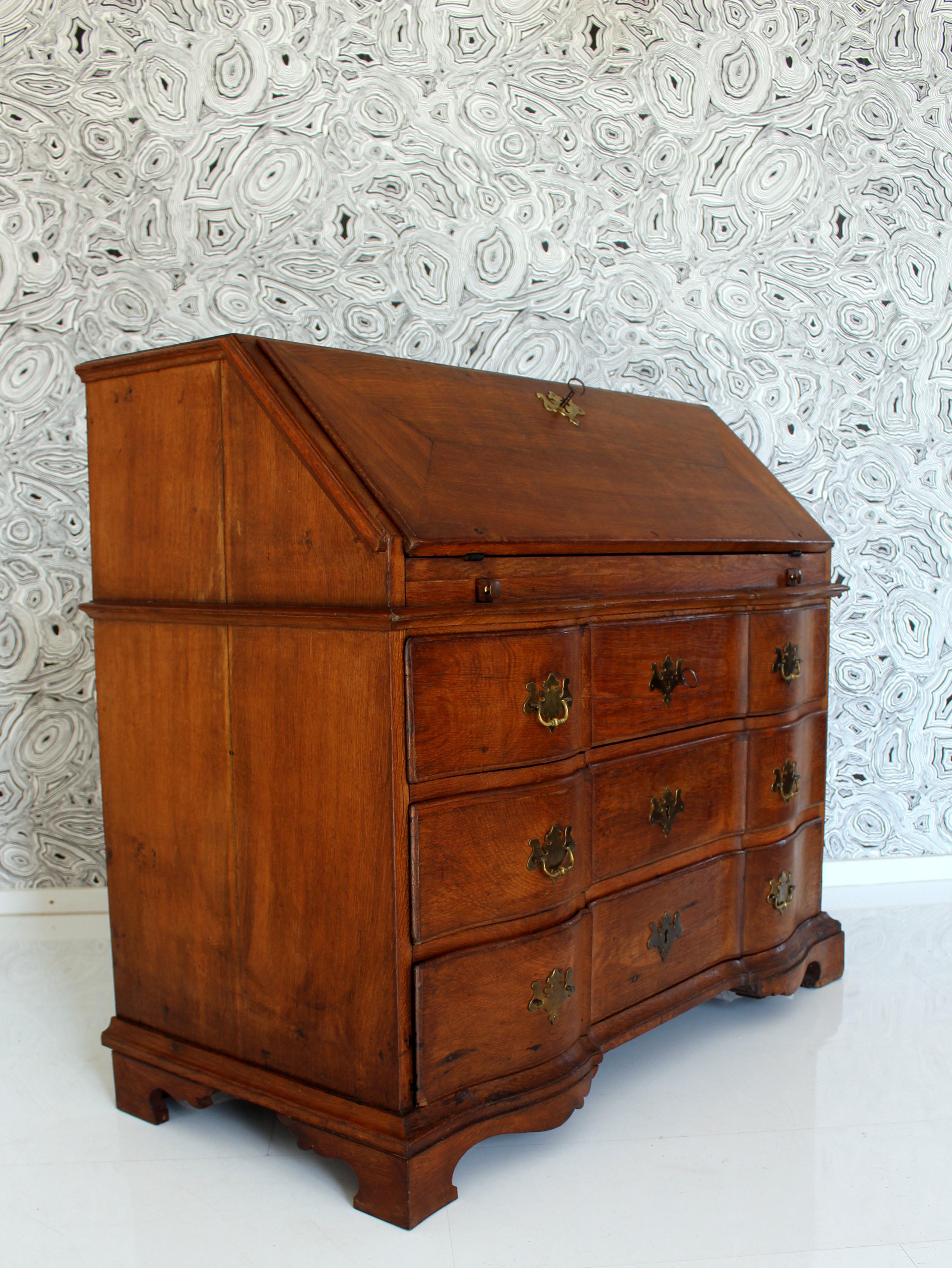 Viennese Baroque Secretary Slant Door Bureau ar 1860 Straight & Heavy Solid Oak For Sale 10
