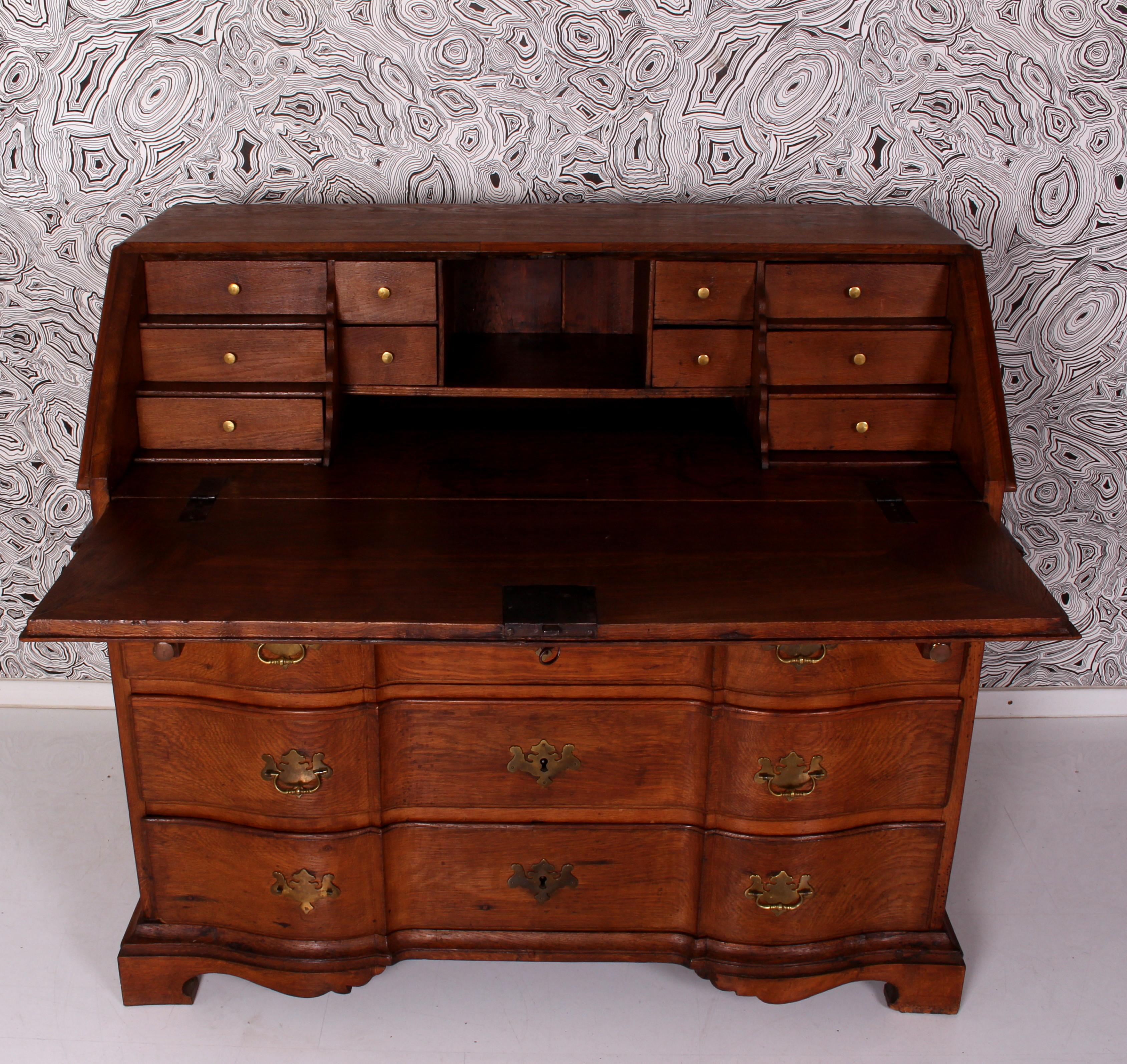 Viennese Baroque Secretary Slant Door Bureau ar 1860 Straight & Heavy Solid Oak For Sale 14
