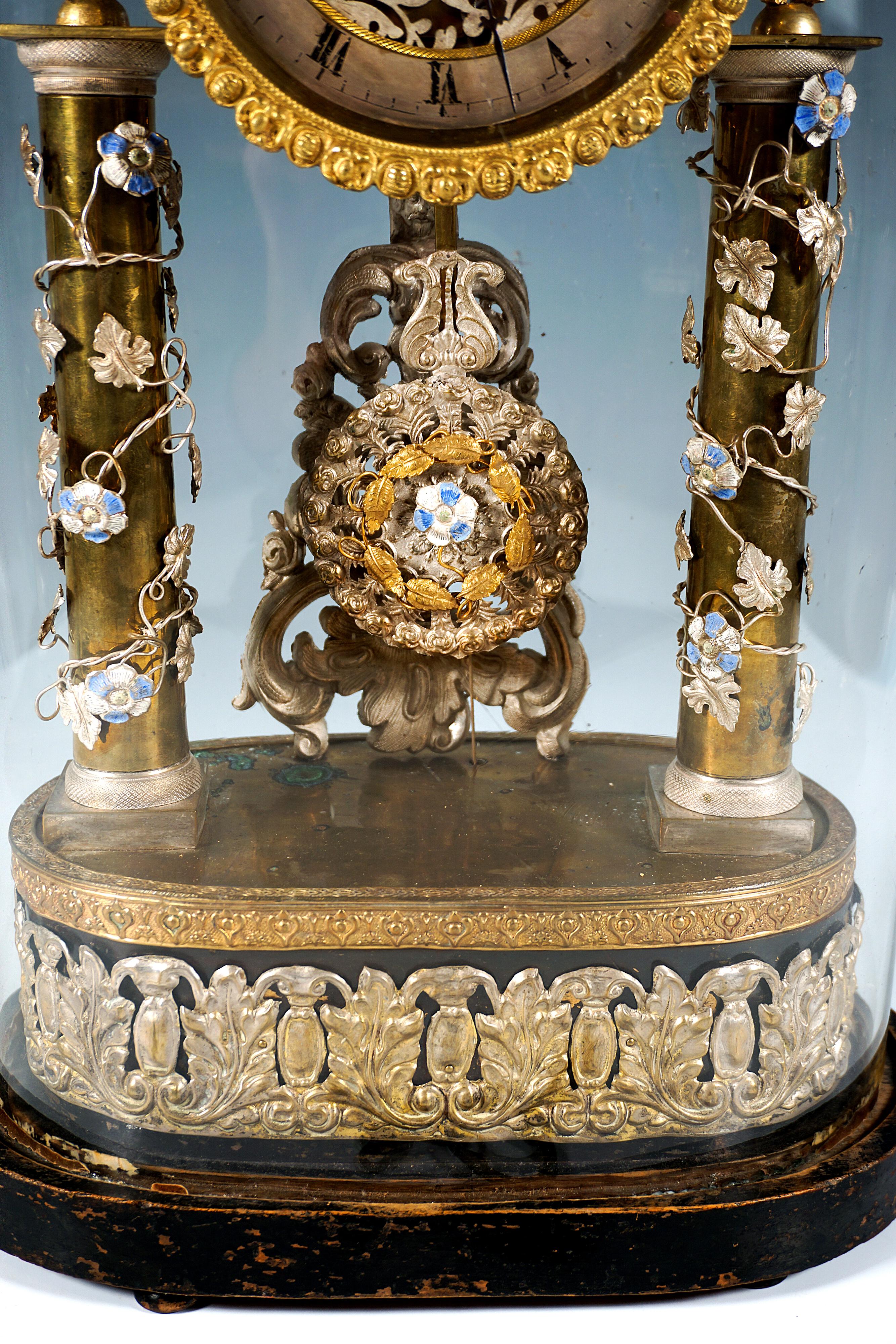 Reloj vienés Biedermeier esqueleto de aniversario con movimiento musical, ca. 1840 Hecho a mano