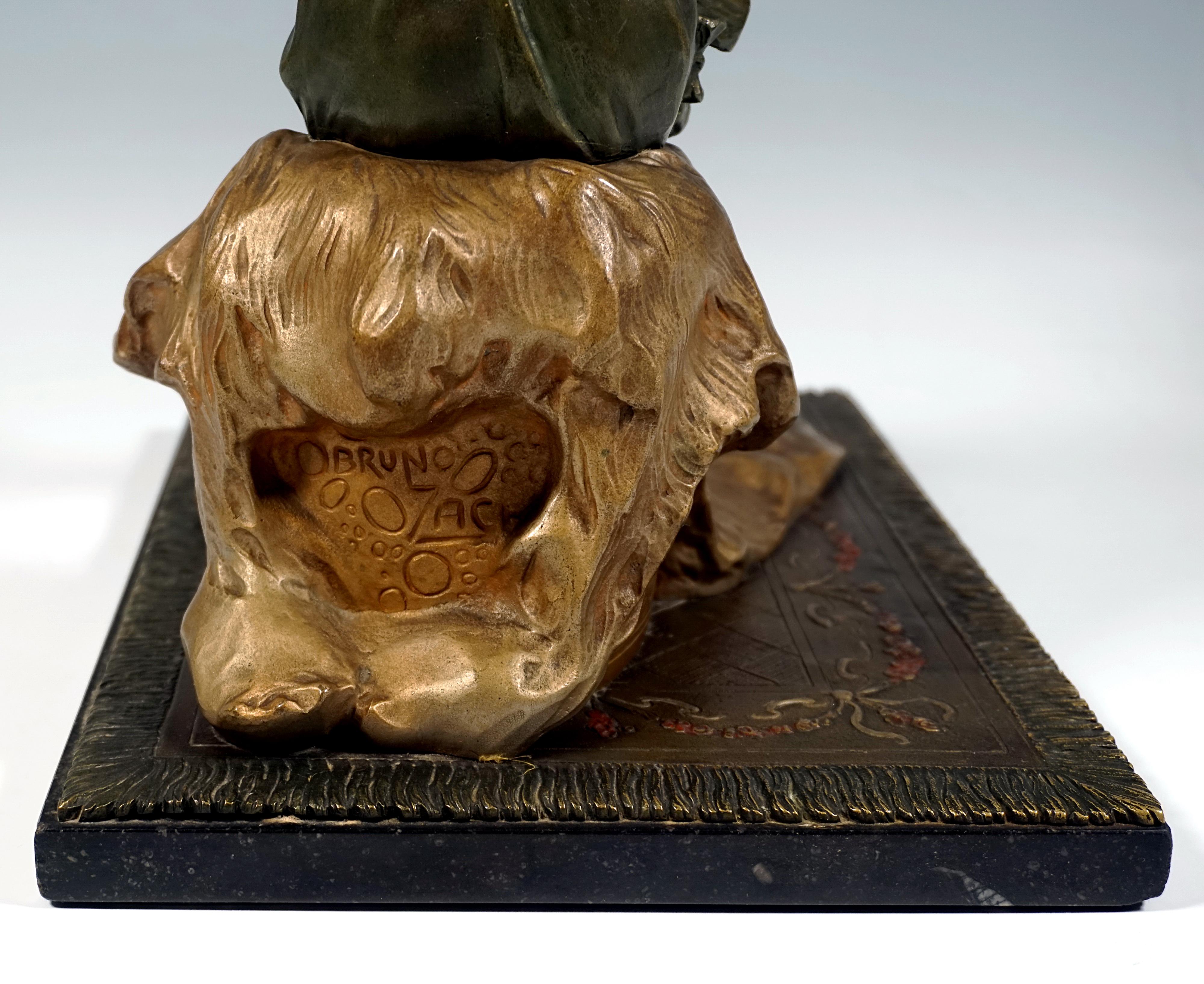 Wiener Bronze, Mädchen auf Polarbärhaut sitzend, von Bruno Zach, um 1925 im Angebot 2