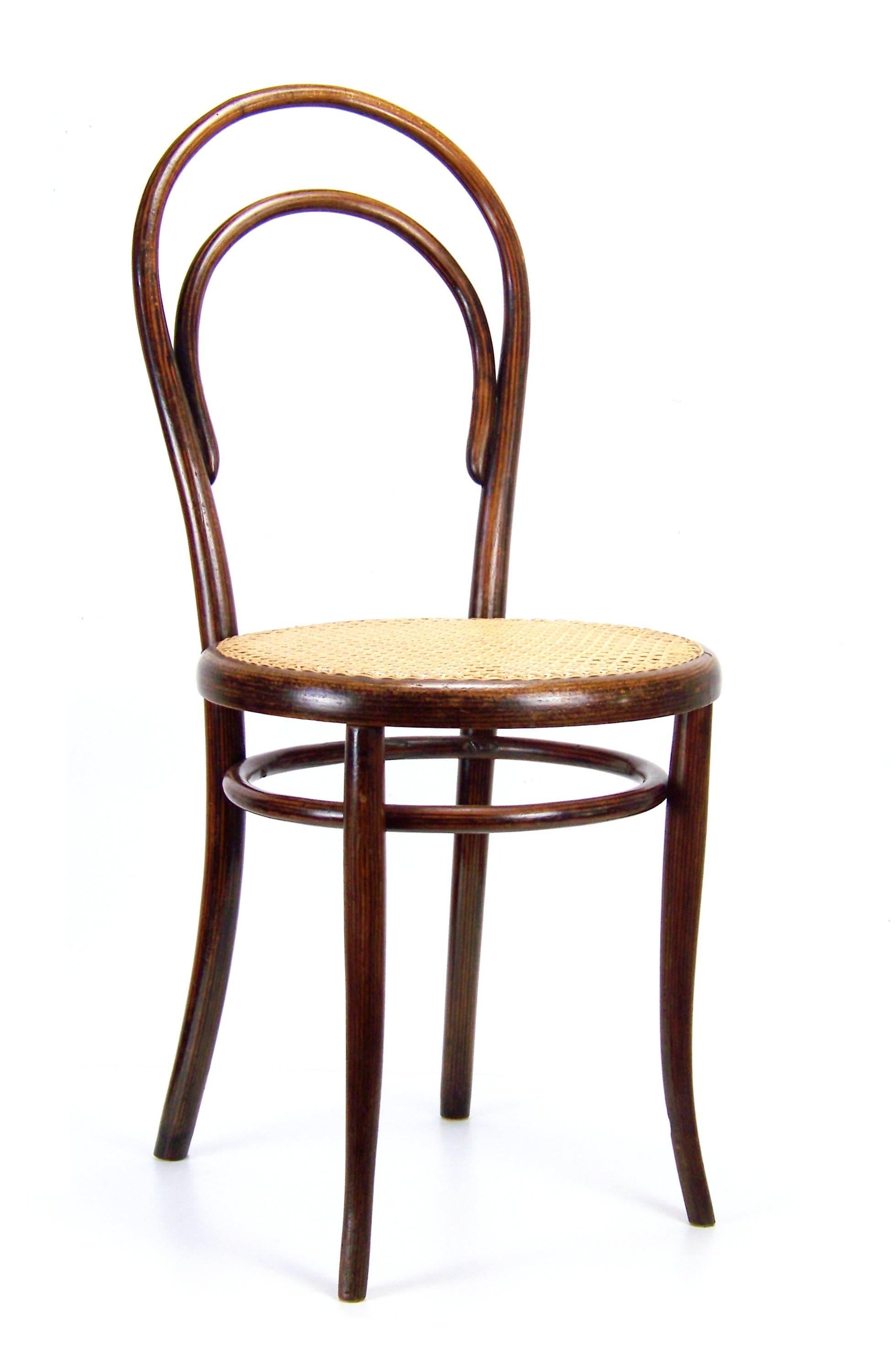 Art Nouveau Viennese Chair Gebrüder Thonet Nr.14, circa 1860 For Sale