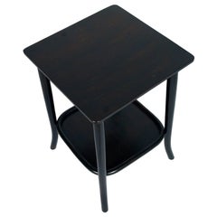 Table basse d'appoint viennoise datant d'environ 1900 par Thonet en noyer ébénisé poli à la cire