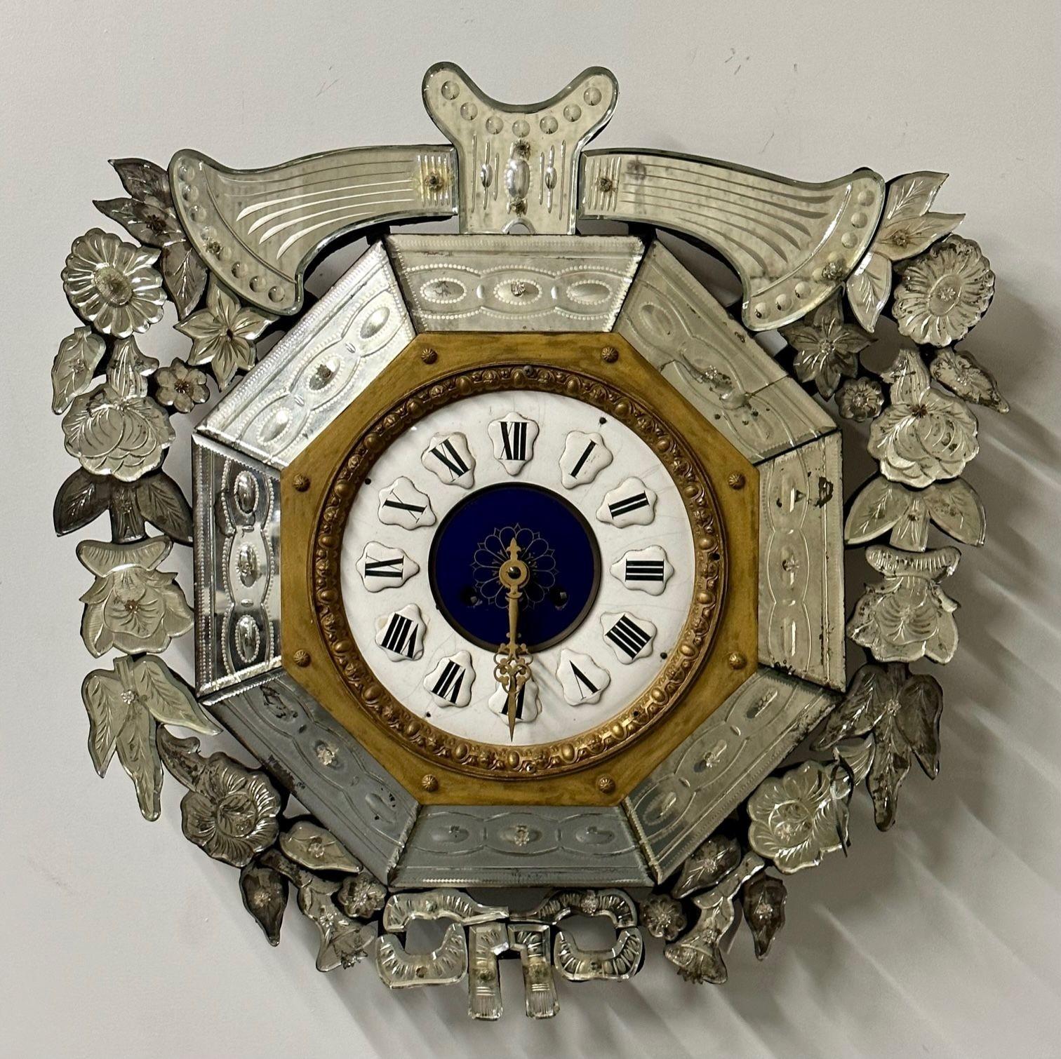 Porcelaine Horloge murale viennoise suspendue en émail et miroir, visage en porcelaine, Art déco, années 1960 en vente