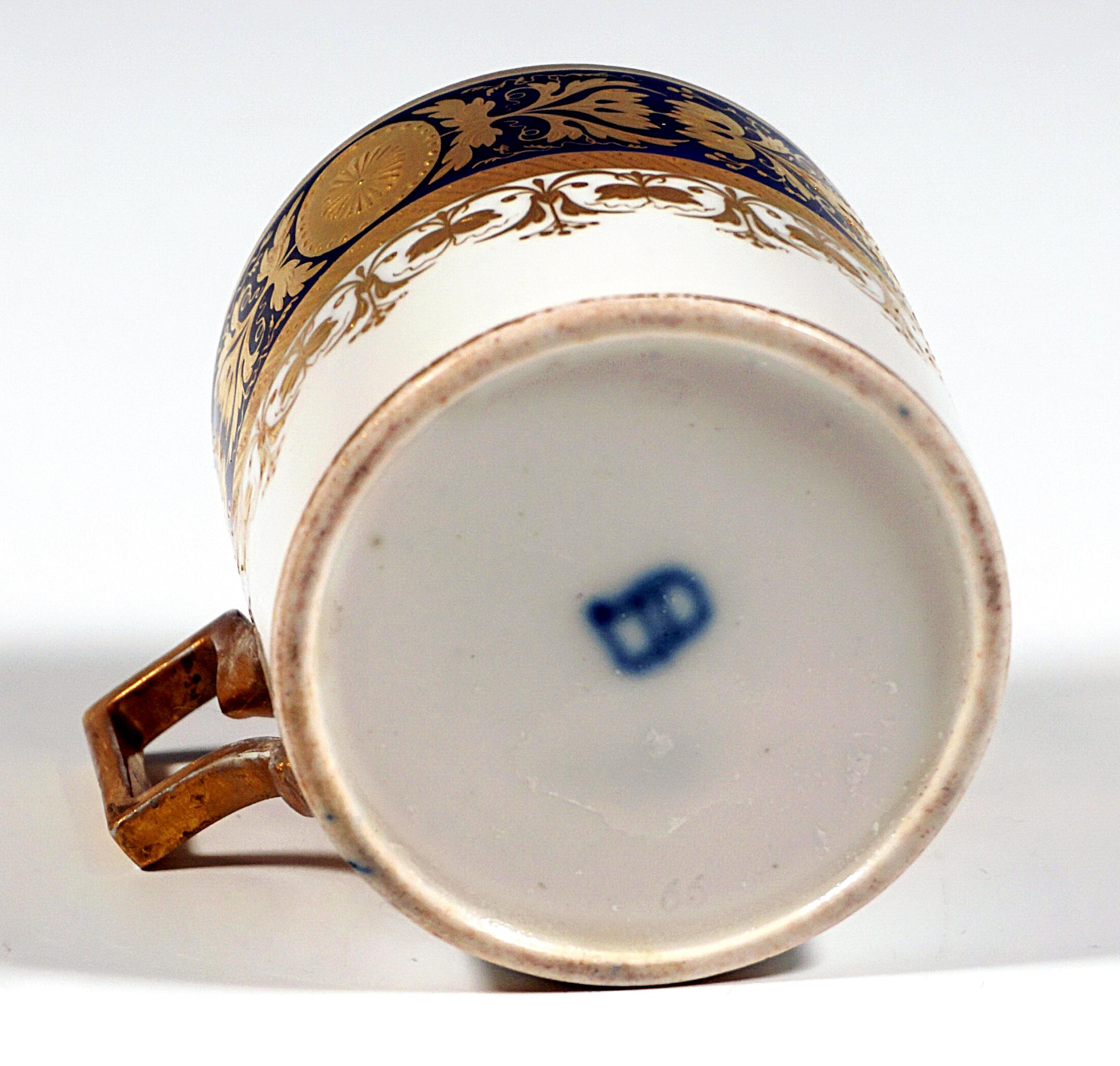 Taza de colección de porcelana imperial vienesa, cobalto y oro, Sorgenthal, 1799 en Bueno Estado en Vienna, AT