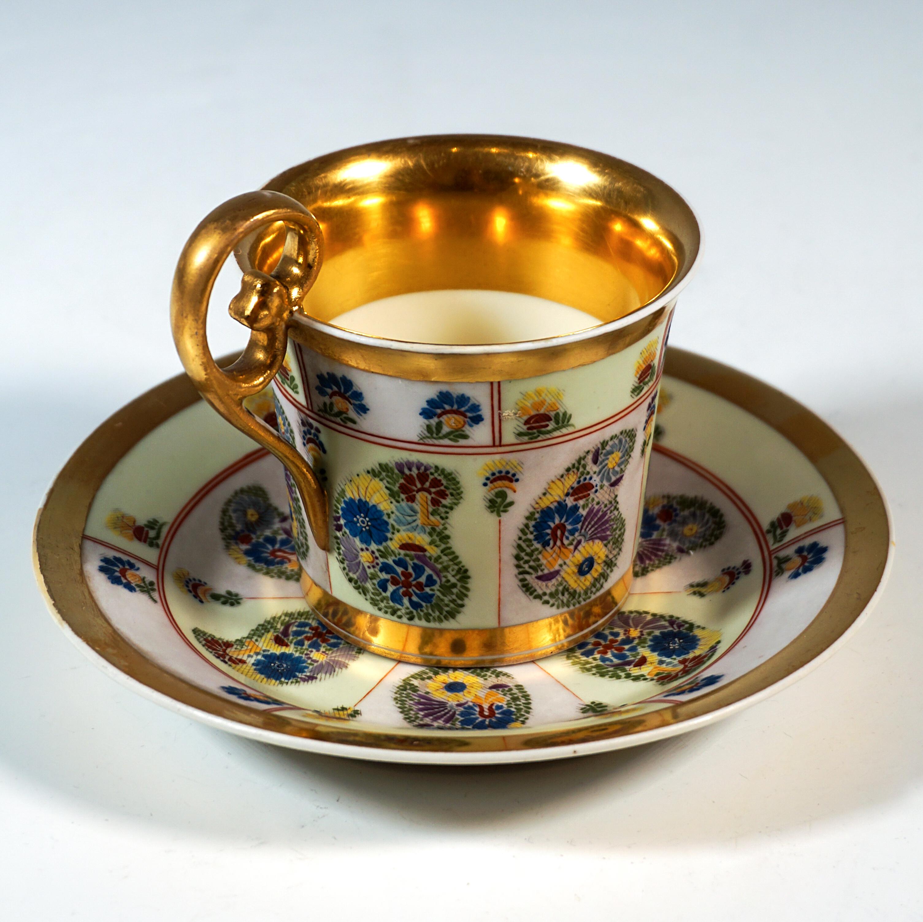 Romantico Tazza da collezione in porcellana imperiale viennese, decorazione floreale stilizzata, 1821 in vendita