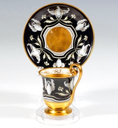 Viennese Imperial Porcelain Collecting Cup 'Swans En Grisaille', 1813