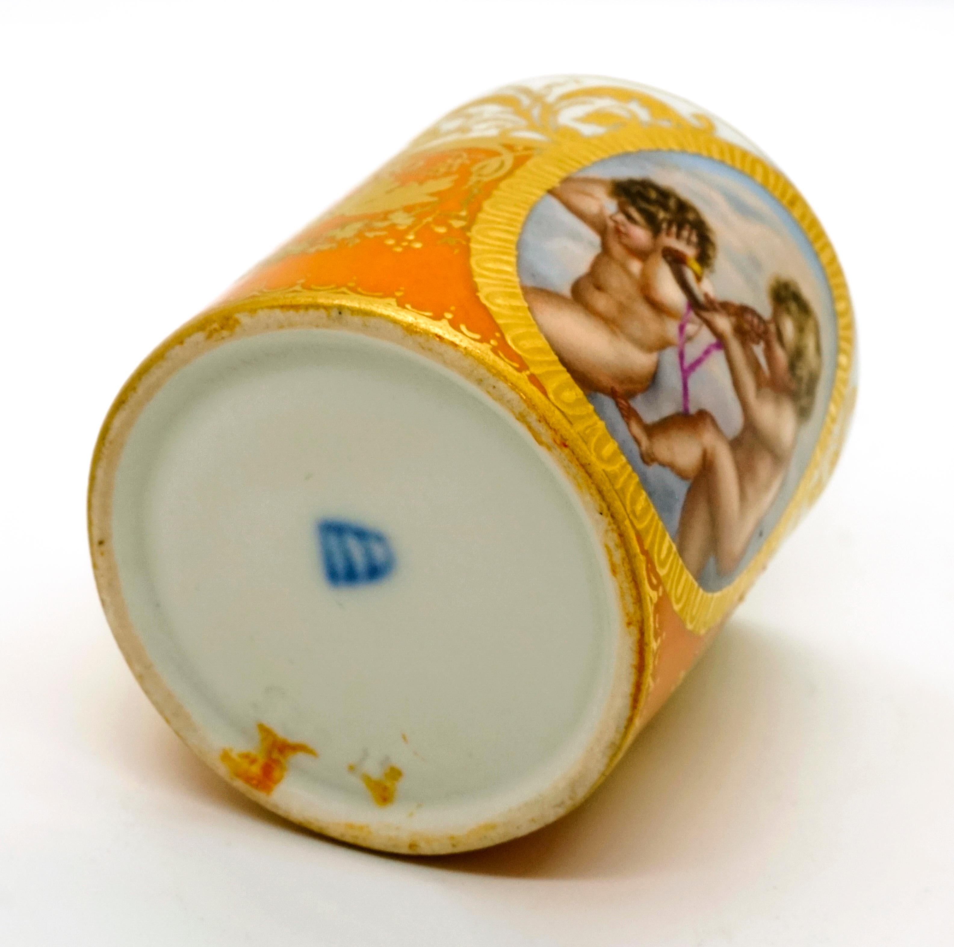 Viennese Imperial Porcelain Collecting Cup Yellow and Gold with Cupids, 1825 In Good Condition In Vienna, AT