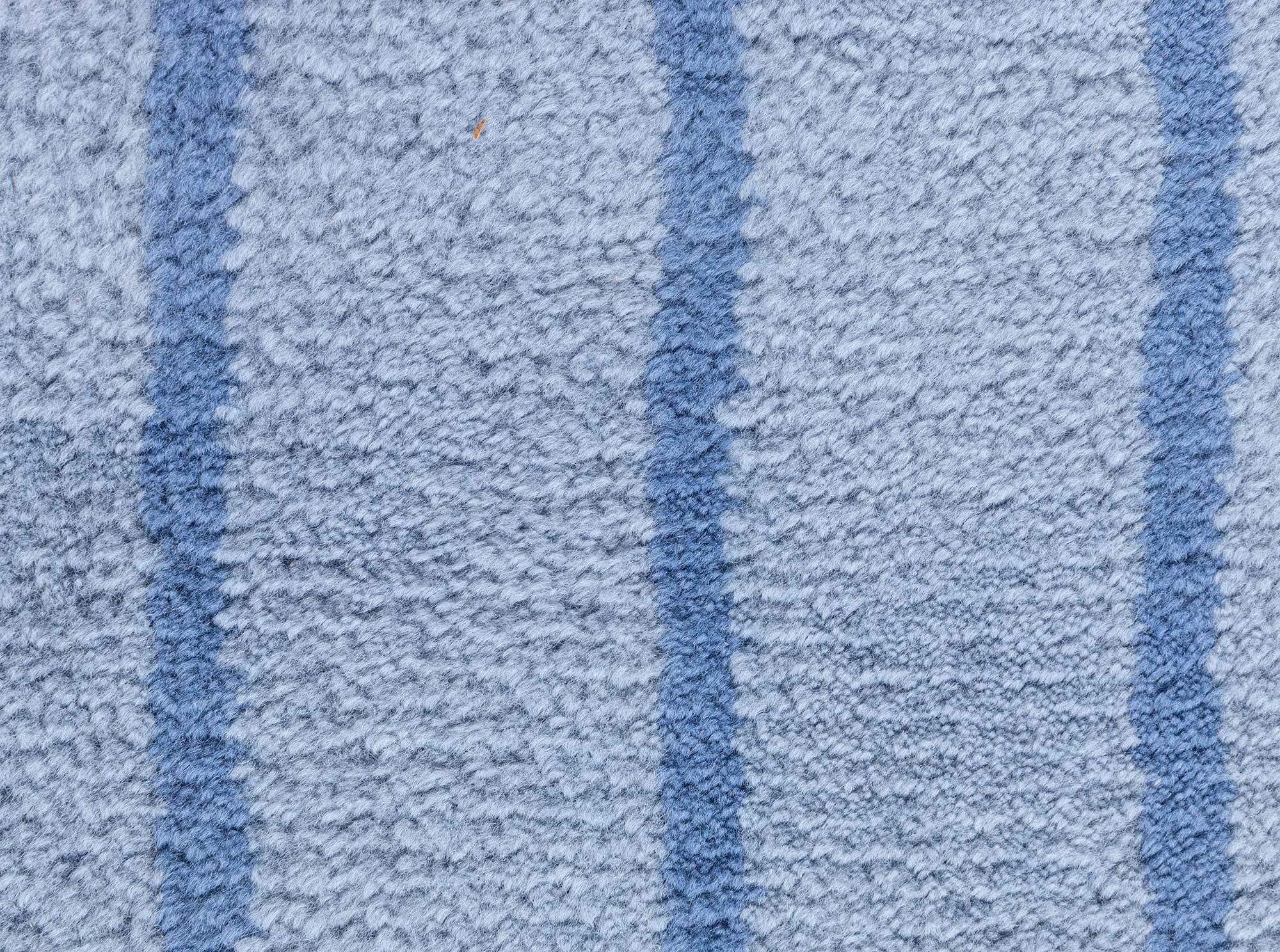 Art Déco Tappeto di ispirazione viennese in lana annodata a mano blu di Doris Leslie Blau in vendita