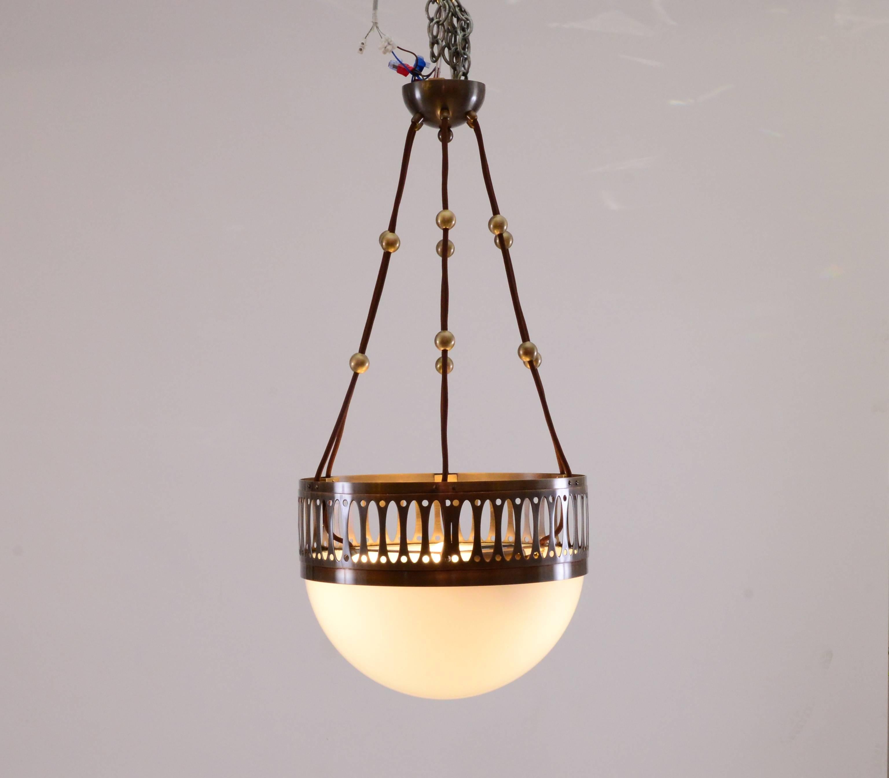 Very elegant chandelier, pictured is a patinated-Version (DM 35cm), also available with a bigger diameter.
Total drop can be custom made.
All components according to the UL regulations, with an additional charge we will UL-list and label our