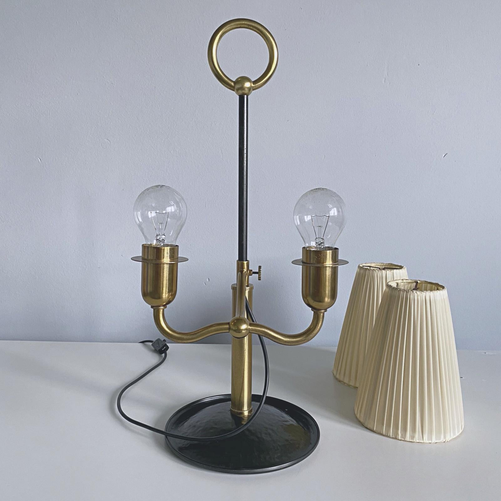 Josef Frank Zweilichtige Messing-Tischlampe, Wiener Modern Age, Österreich im Angebot 10