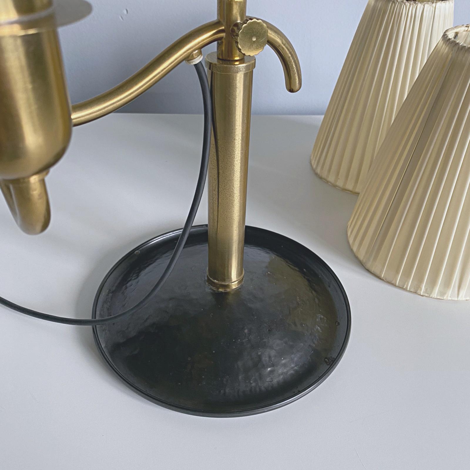 Josef Frank Zweilichtige Messing-Tischlampe, Wiener Modern Age, Österreich im Angebot 12