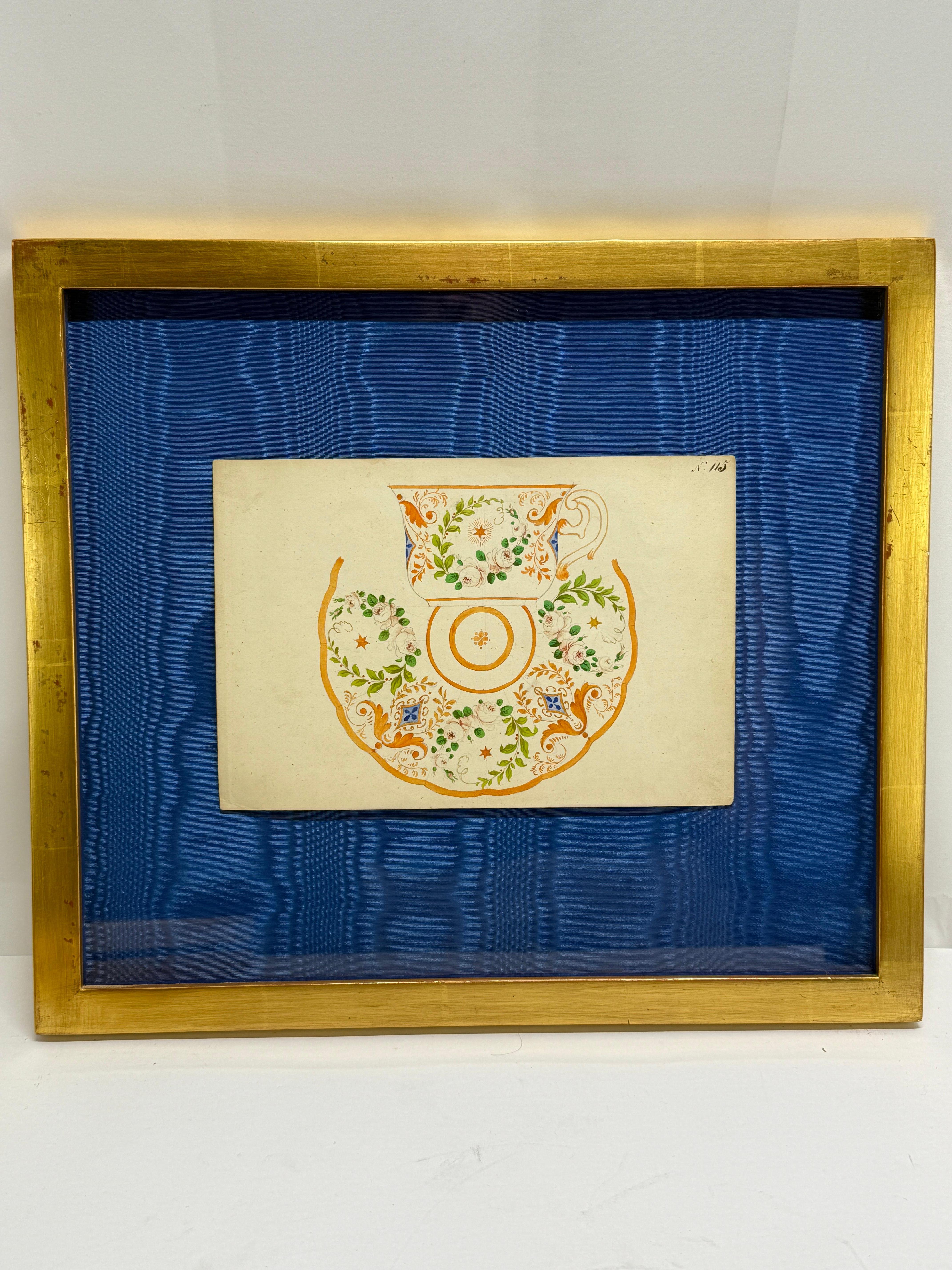 Un disegno originale ad acquerello per una tazza da tè e un piattino, attribuito alla Alt-Wiener Porzellan Fabrikant, Vienna, circa 1840-1850. Questo disegno finemente eseguito, utilizzato come prototipo di lavoro per la decorazione della porcellana