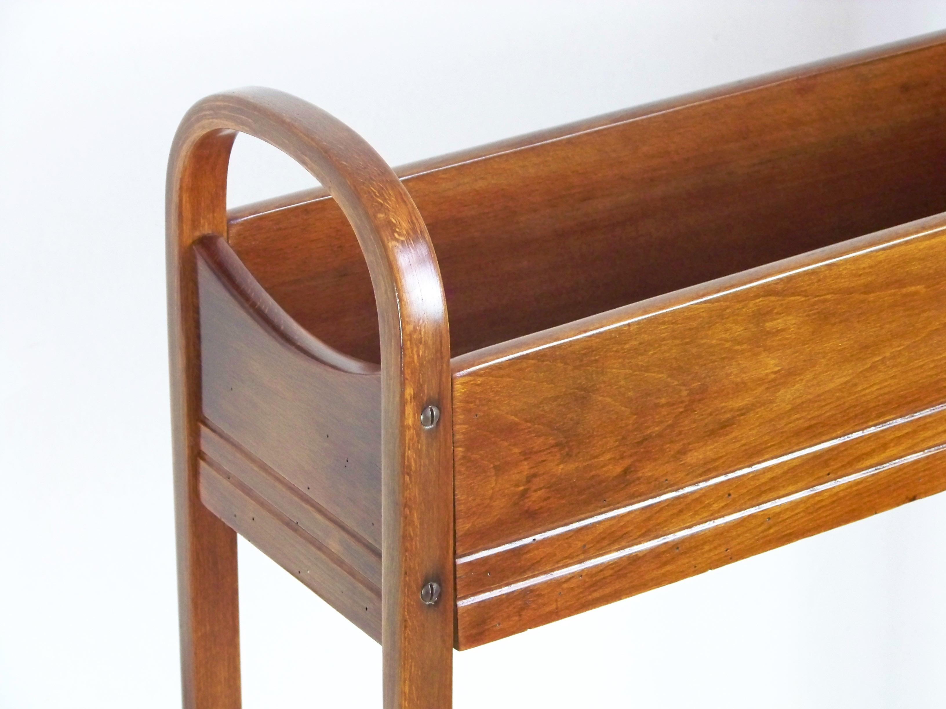 Manufactured in Austria by the Gebrüder Thonet company. Newly restored.