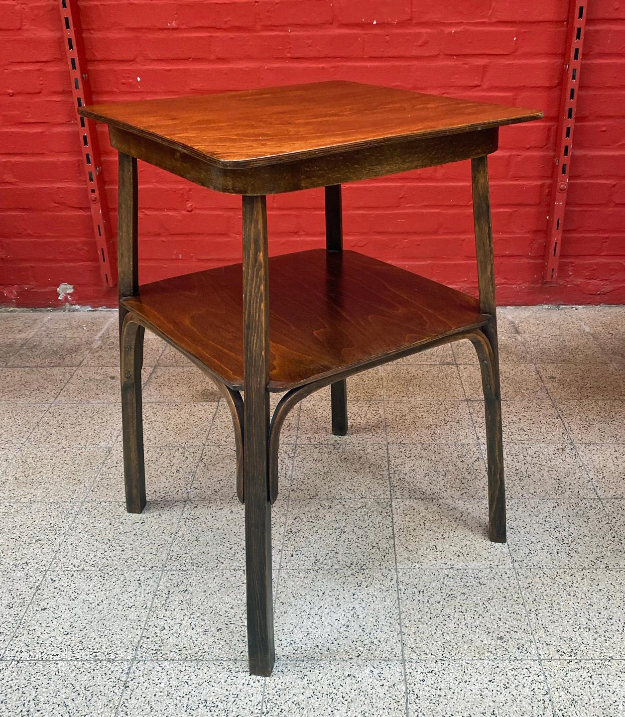 Autrichien Table d'appoint de la Sécession viennoise en hêtre teinté, vers 1900 en vente