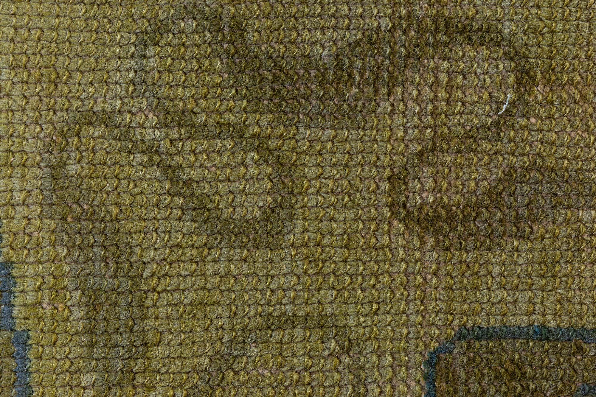 Tapis viennois sécessionniste
Taille : 388 × 497 cm (12'9