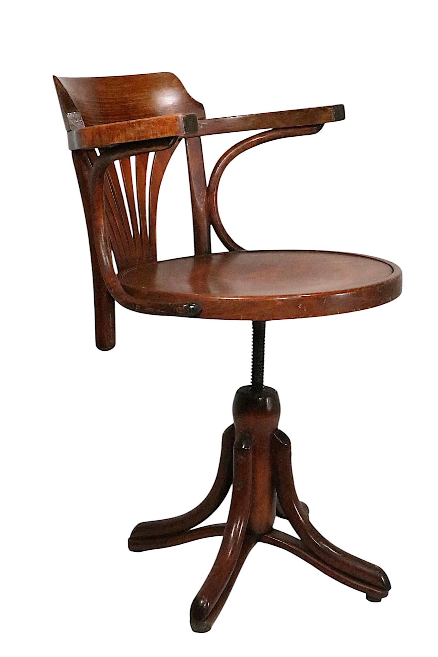 Bugholz-Drehstuhl im Stil des Wiener Secessionismus, Thonet, Purser Schreibtischstuhl im Angebot 4