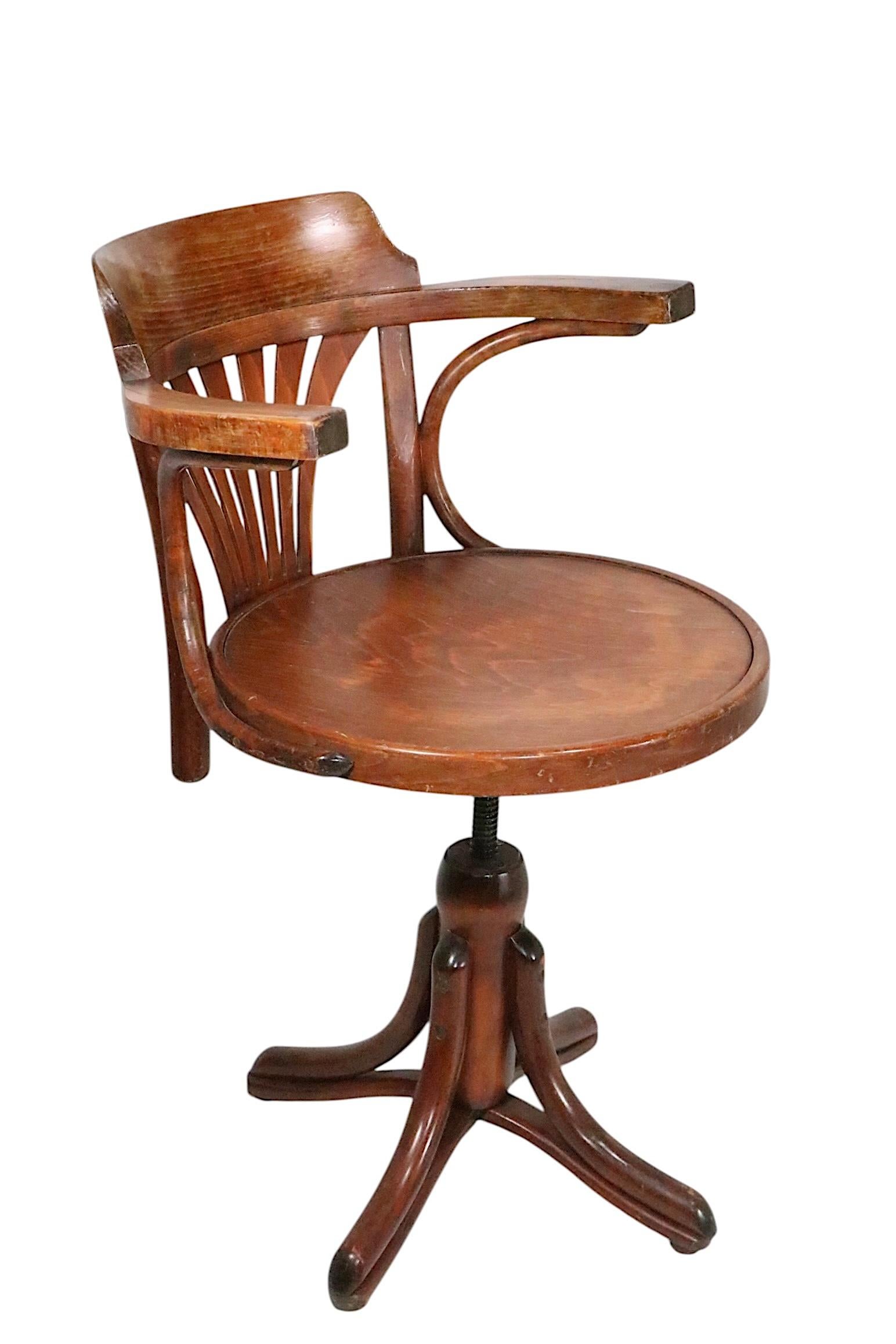 Bugholz-Drehstuhl im Stil des Wiener Secessionismus, Thonet, Purser Schreibtischstuhl im Angebot 6