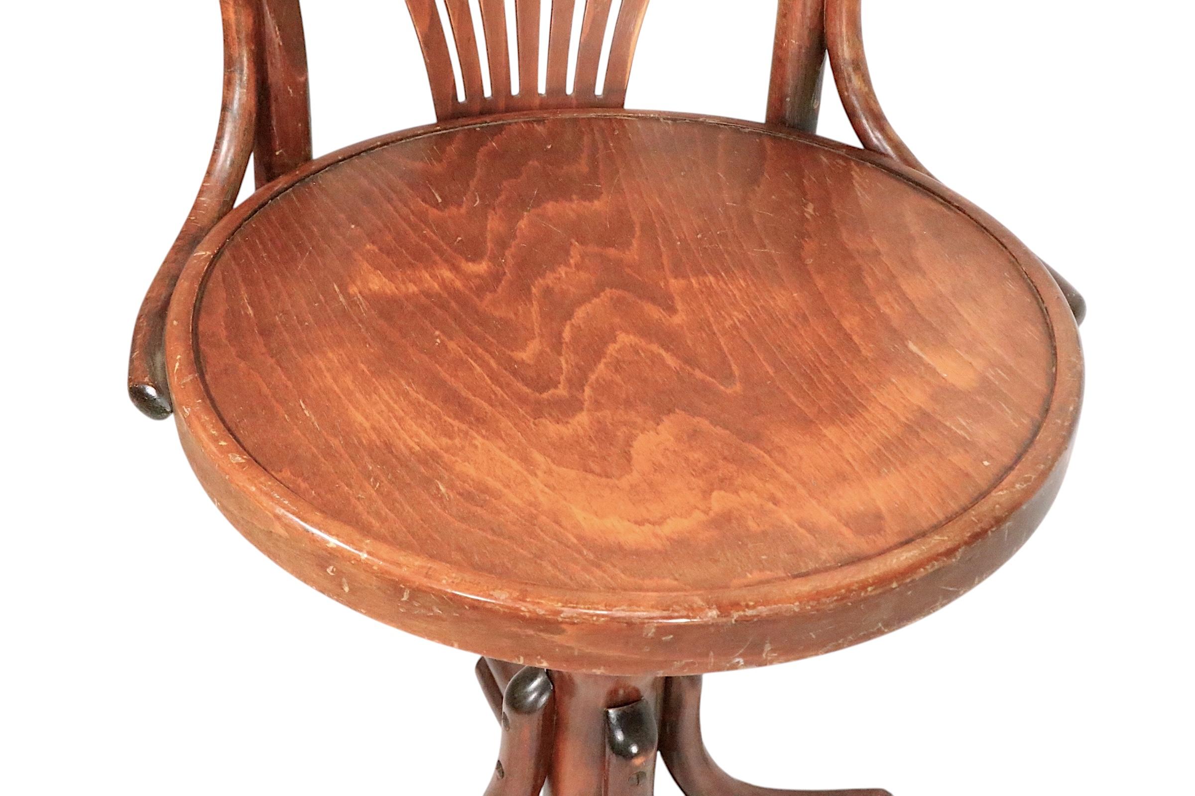 Bugholz-Drehstuhl im Stil des Wiener Secessionismus, Thonet, Purser Schreibtischstuhl im Angebot 7