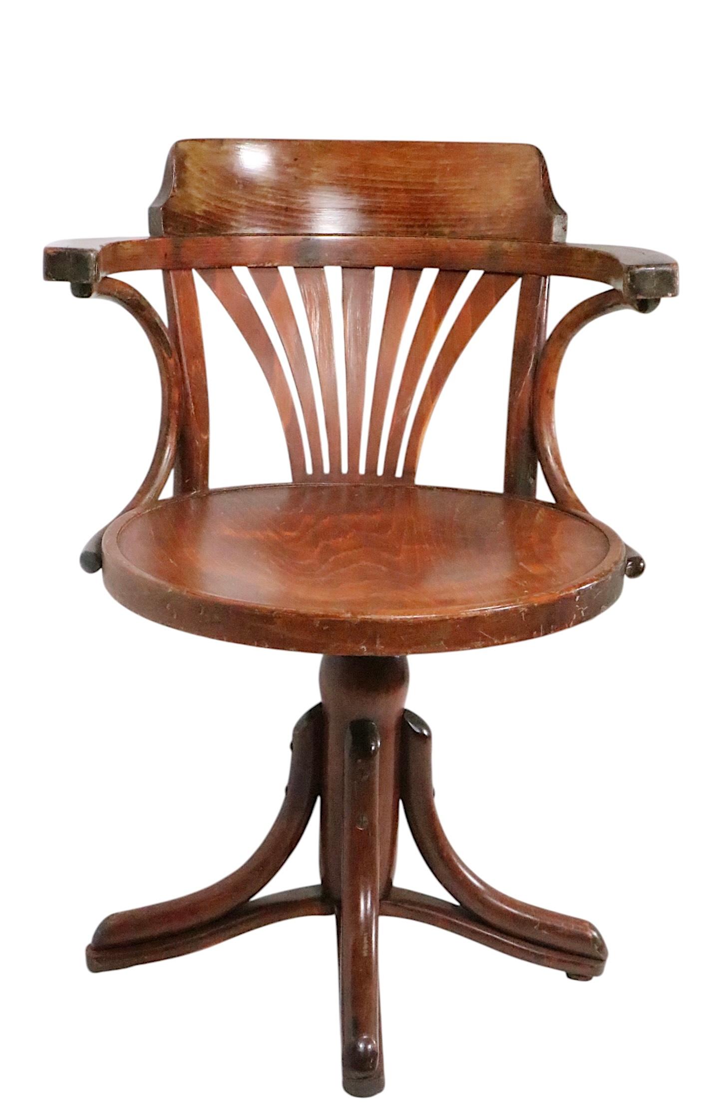 Bugholz-Drehstuhl im Stil des Wiener Secessionismus, Thonet, Purser Schreibtischstuhl im Angebot 11