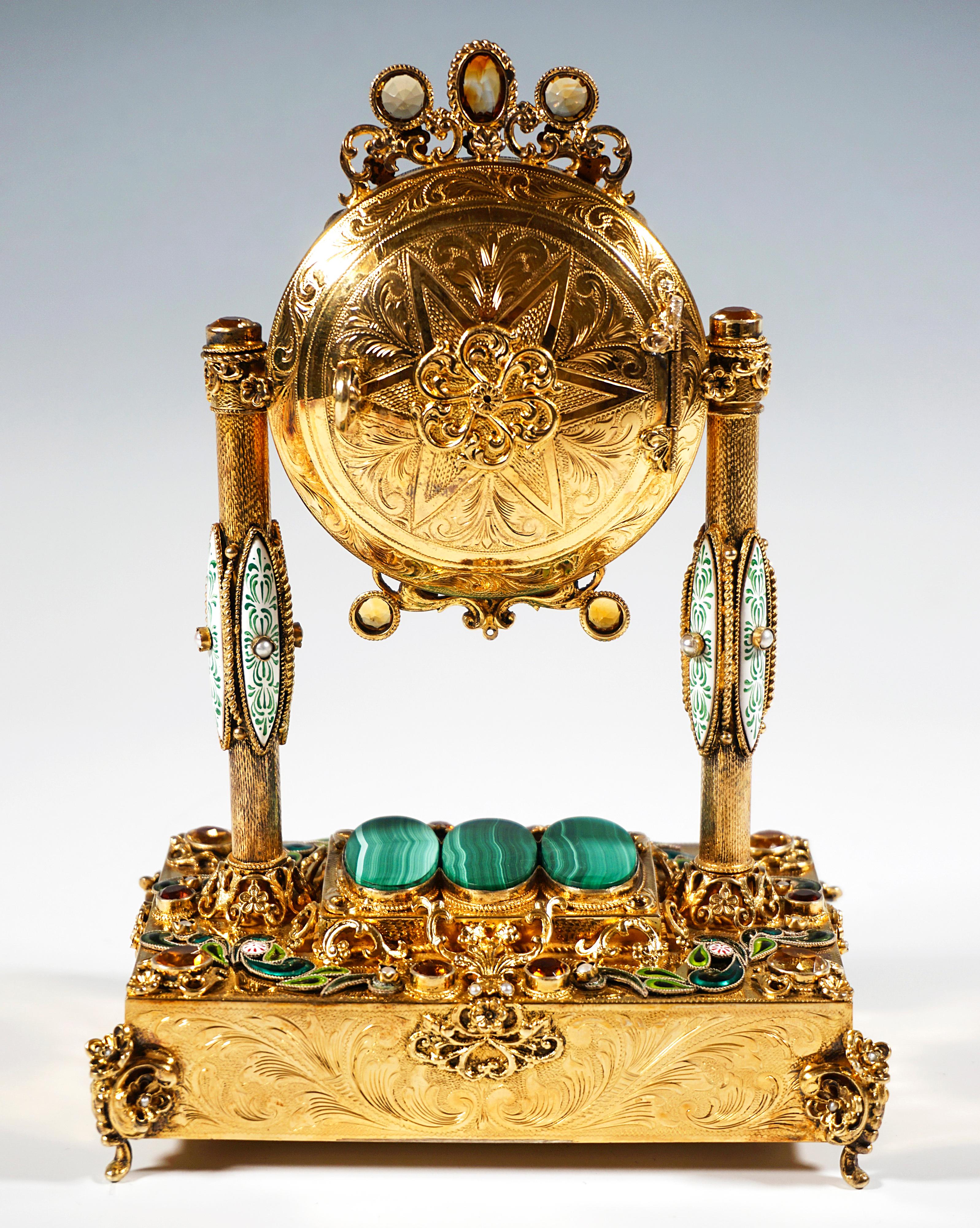 Reloj de Esplendor del Historicismo Vienés de Plata con Movimiento Musical, Alrededor de 1880 Fines del siglo XIX en venta