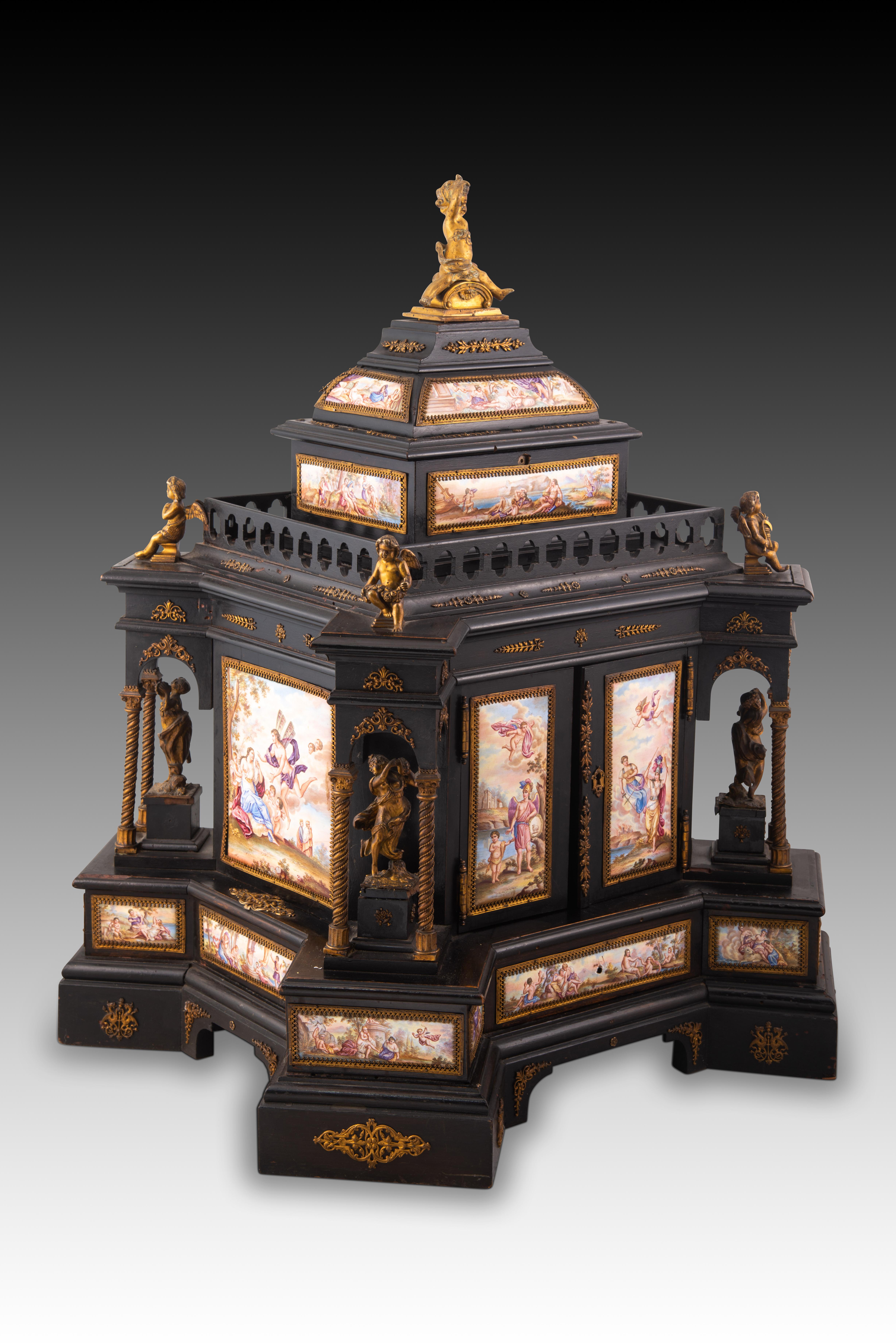 19th Century Viennese tabletop jewelry box or chest. Austria, 19th century. For Sale