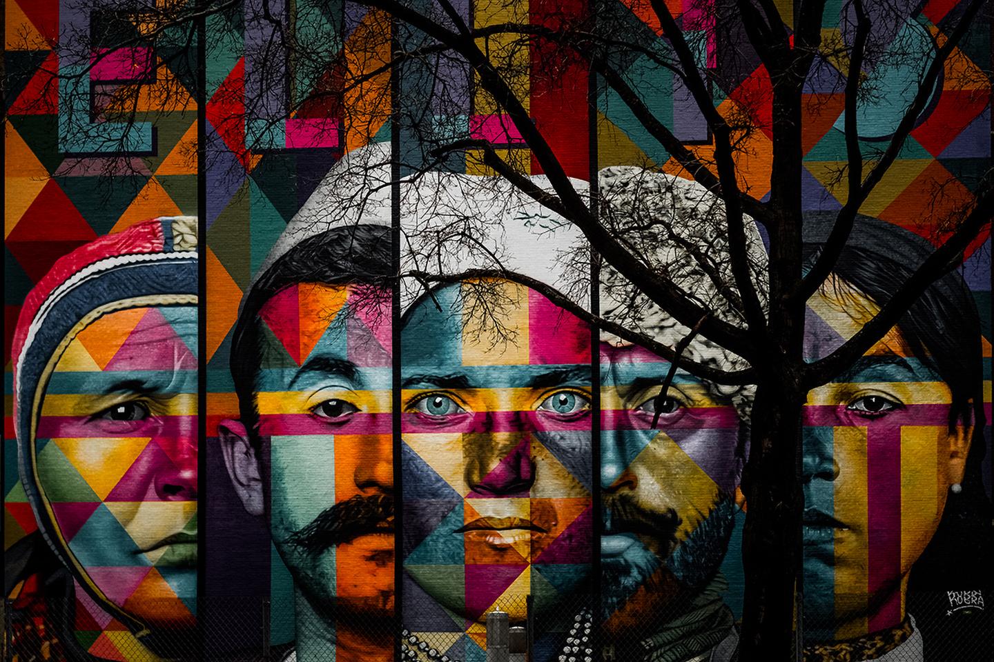 " This giant 20,000 sq ft mural in NYC (the largest in NYC when unveiled in 2018 for sure) is titled “Ellis Island”… as a nod to immigrants that passed through it. The amazing Brazilian artist, Eduardo Kobra, has painted 19 of these color-popping,