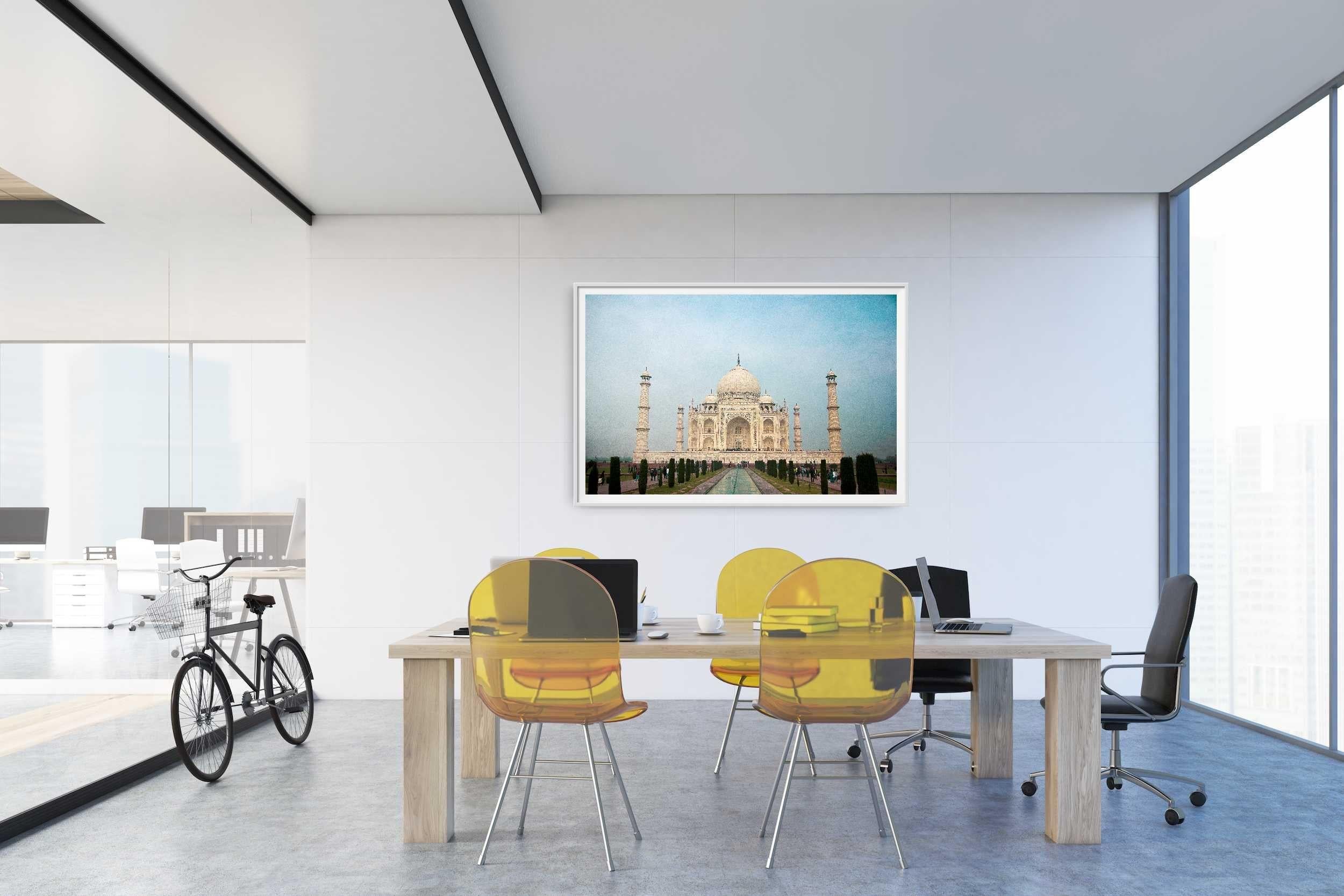 Das blaue Taj Mahal, Fotografie, Typ C-Typ – Photograph von Viet Ha Tran