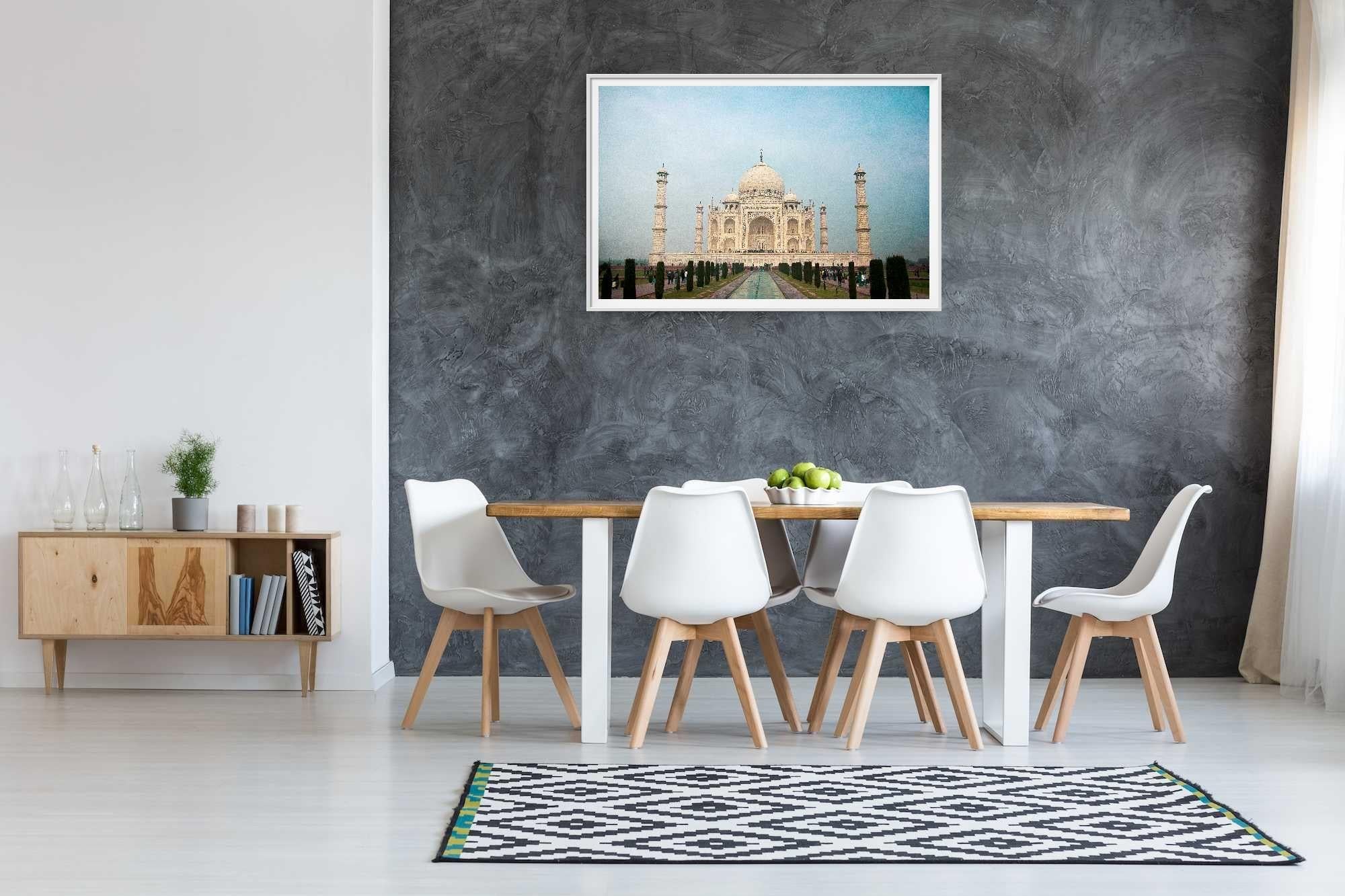 Das blaue Taj Mahal, Fotografie, Typ C-Typ (Grau), Color Photograph, von Viet Ha Tran