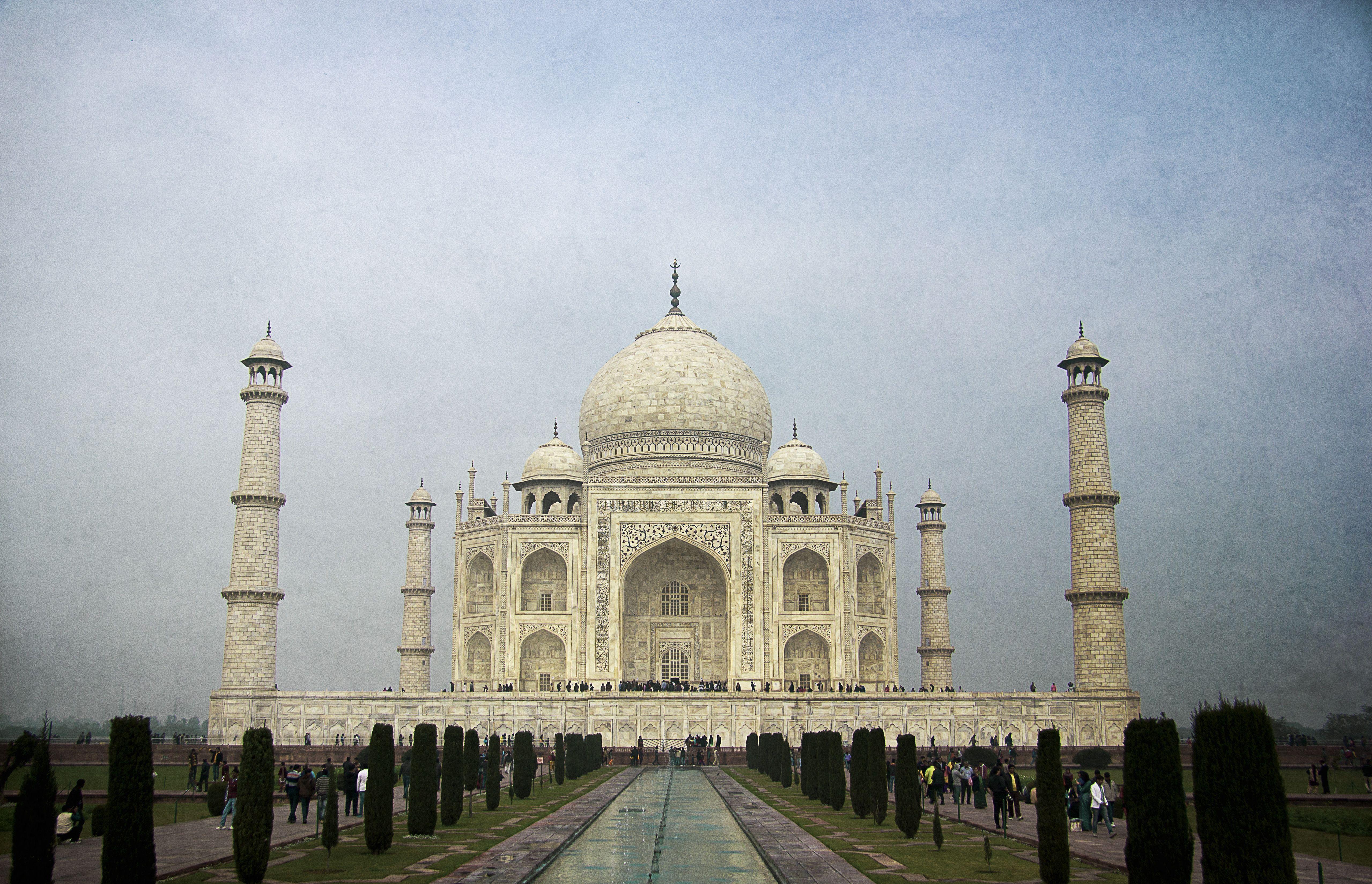 Viet Ha Tran Color Photograph – Das blaue Taj Mahal, Fotografie, Typ C-Typ